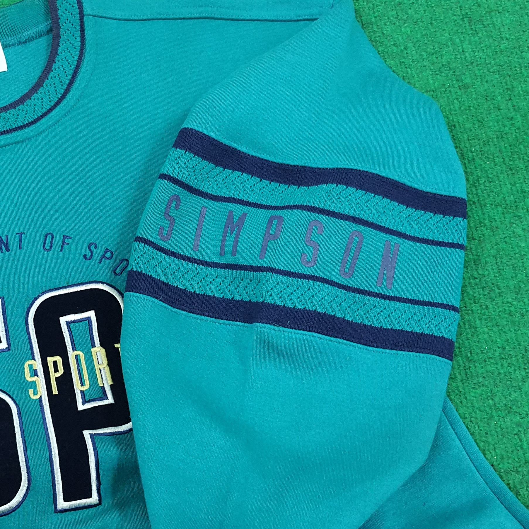 Vintage Vintage Simpson Australia Sports Brand Sweatshirt Size US M / EU 48-50 / 2 - 5 Thumbnail
