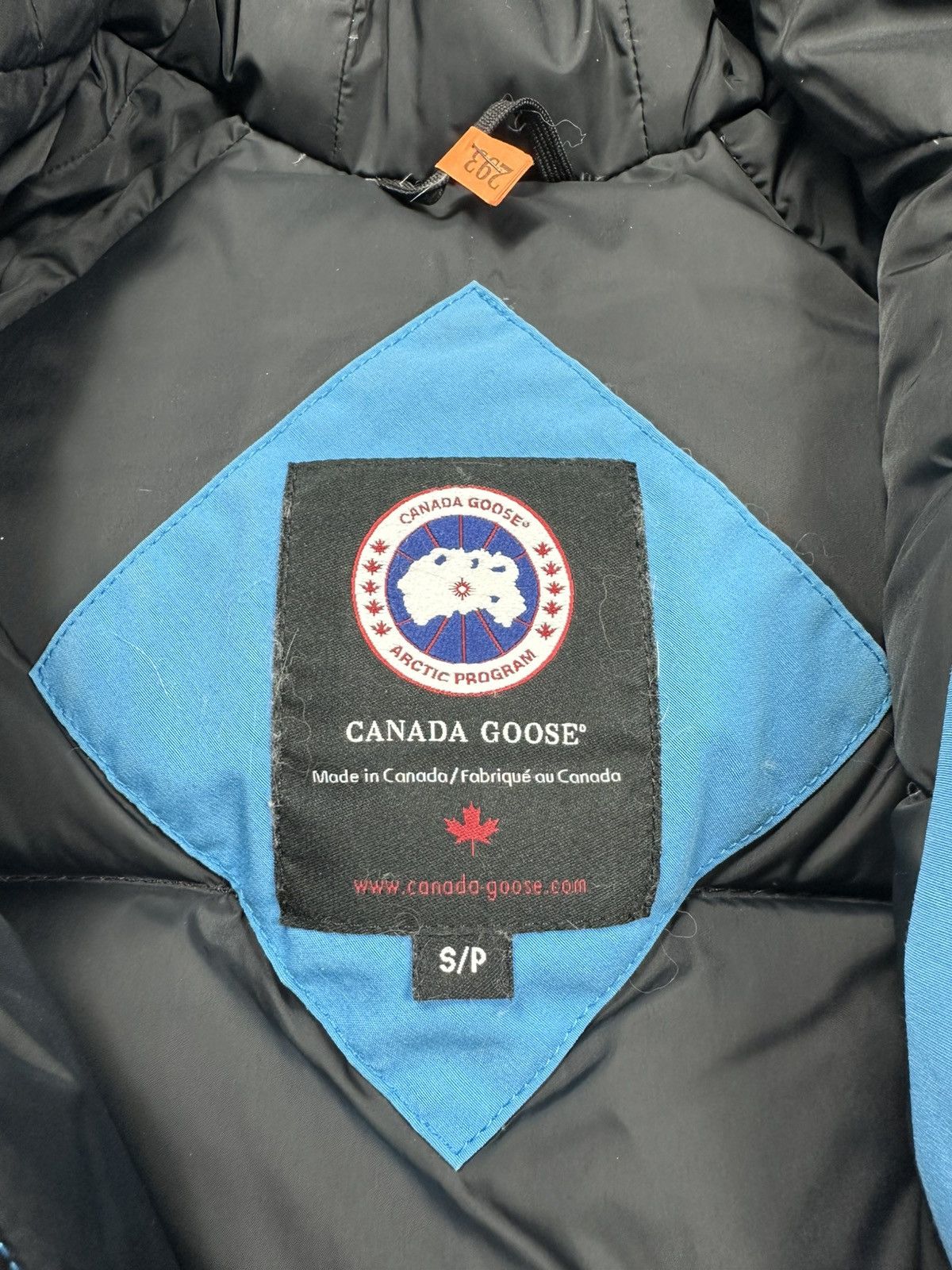 Canada Goose Canada Goose Chilliwack Fur Down Puffer Bomber Jacket Size S / US 4 / IT 40 - 13 Thumbnail