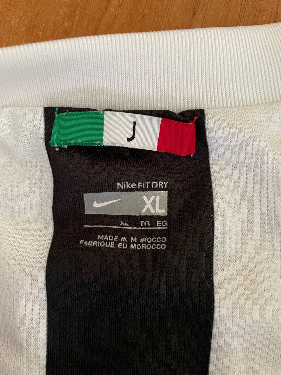 Nike Nike Tee T Shirt Soccer Jersey Juventus AMAURI 11 Vintage Size US XL / EU 56 / 4 - 13 Thumbnail