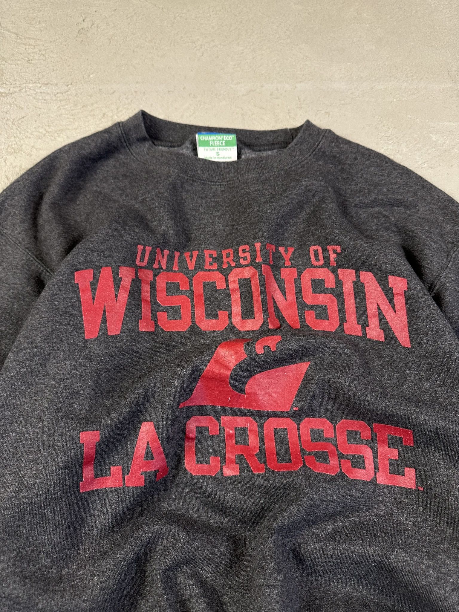 Champion × Vintage 00s Vintage Wisconsin University Champion Boxy Crewneck Size US S / EU 44-46 / 1 - 4 Thumbnail