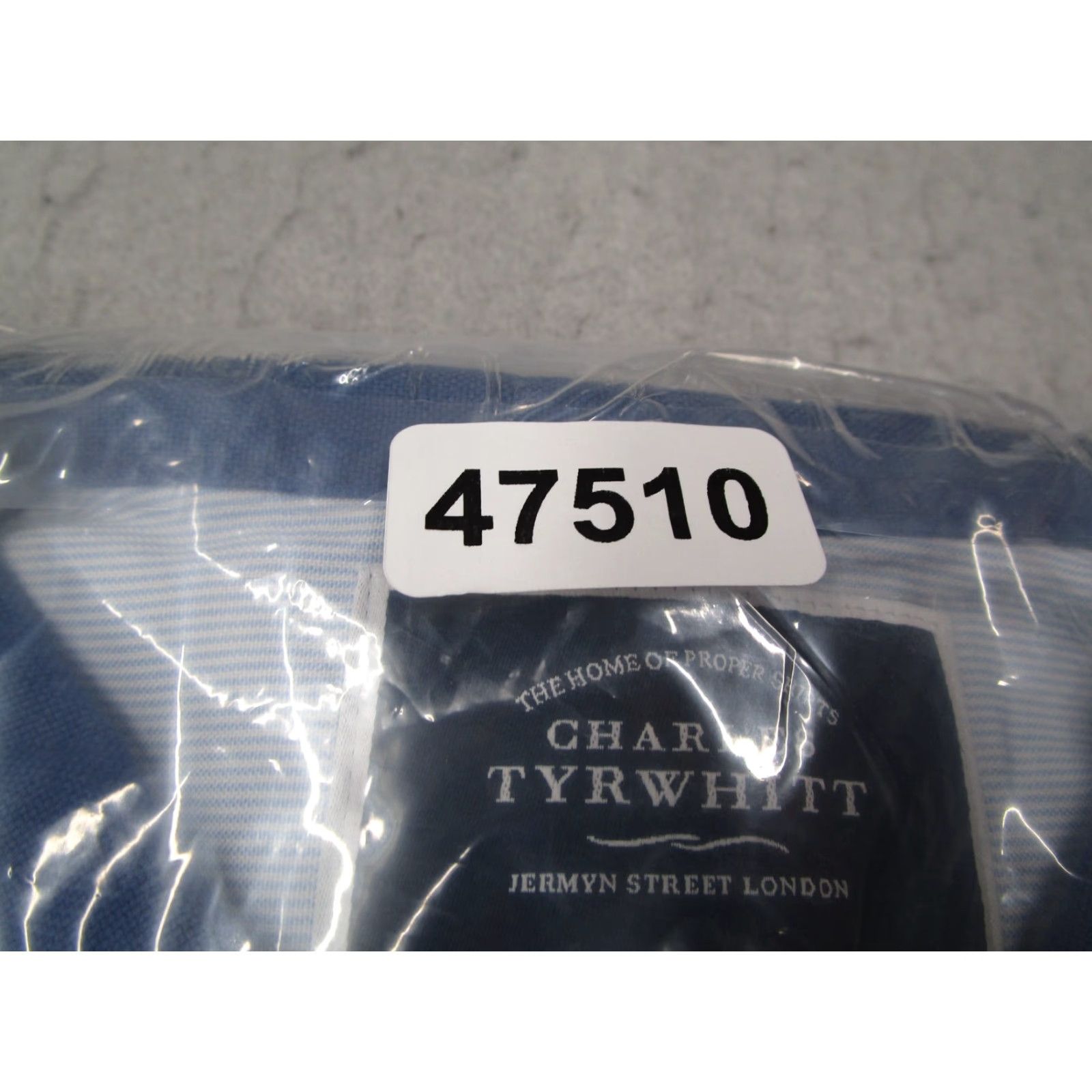 Charles Tyrwhitt Charles Tyrwhitt Dress Shirt Men Large Blue Classic Washed Oxford Long Sleeve Button-Down Classic Fit Size 42R - 6 Thumbnail