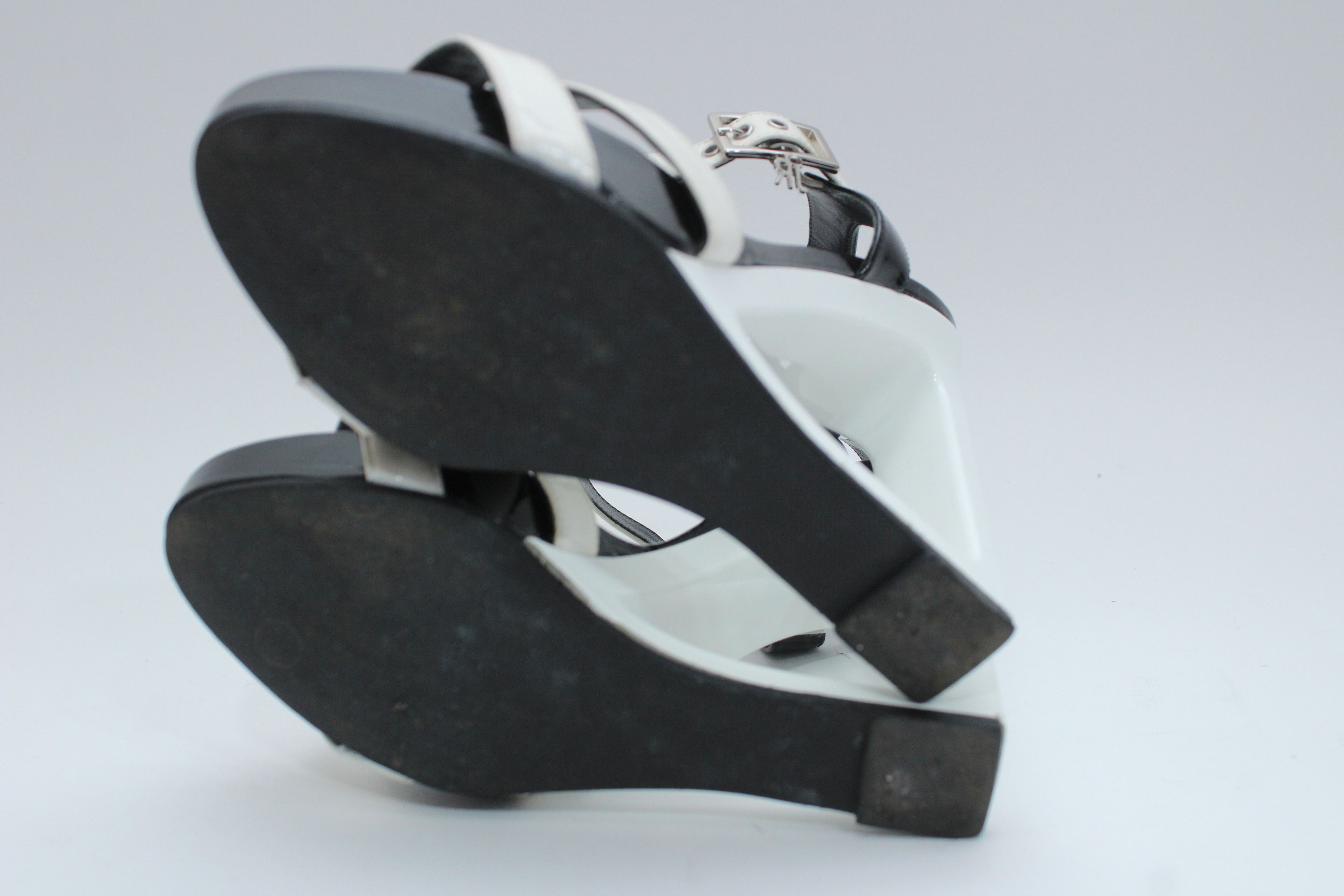 Other John Richmond B&W Wedge Heel Sandals Size 37 Size US 7 / IT 37 - 12 Thumbnail