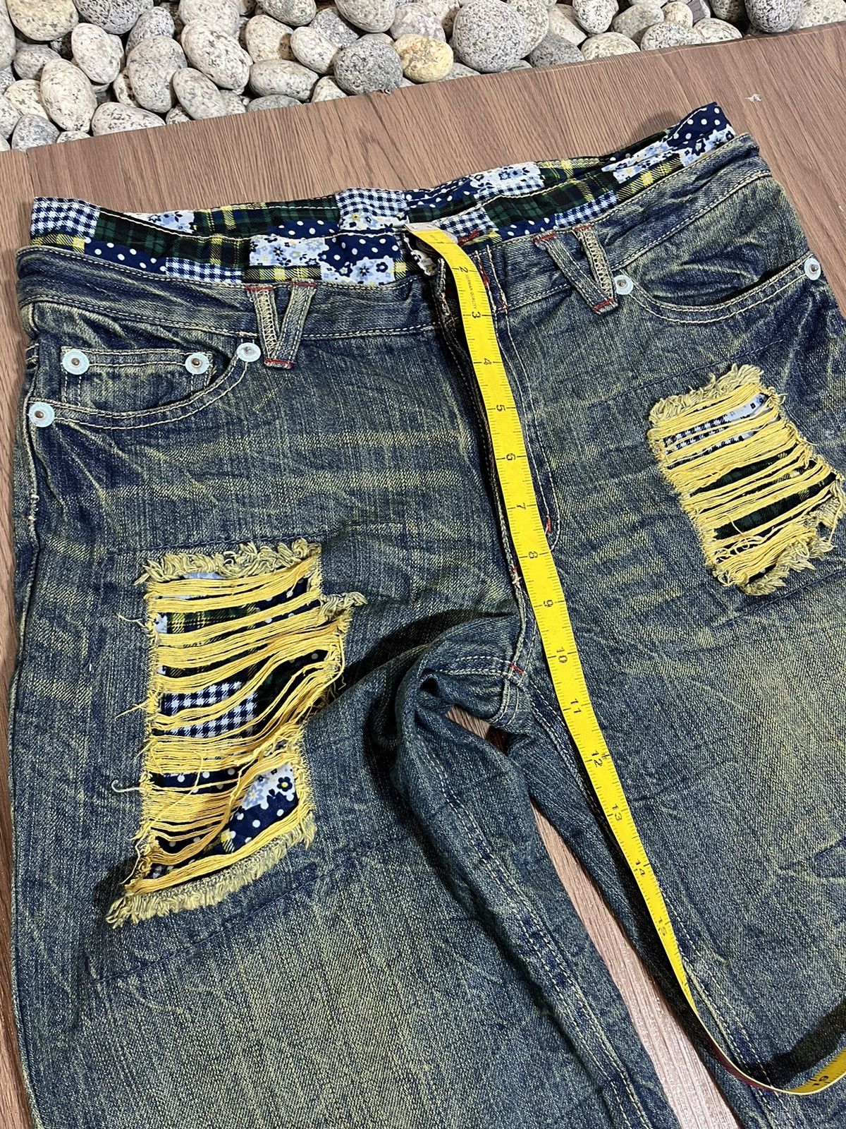 20471120 × Japanese Brand Jouer Aux Echecs double waist mudwash distressed denim jorts Size US 31 - 15 Thumbnail
