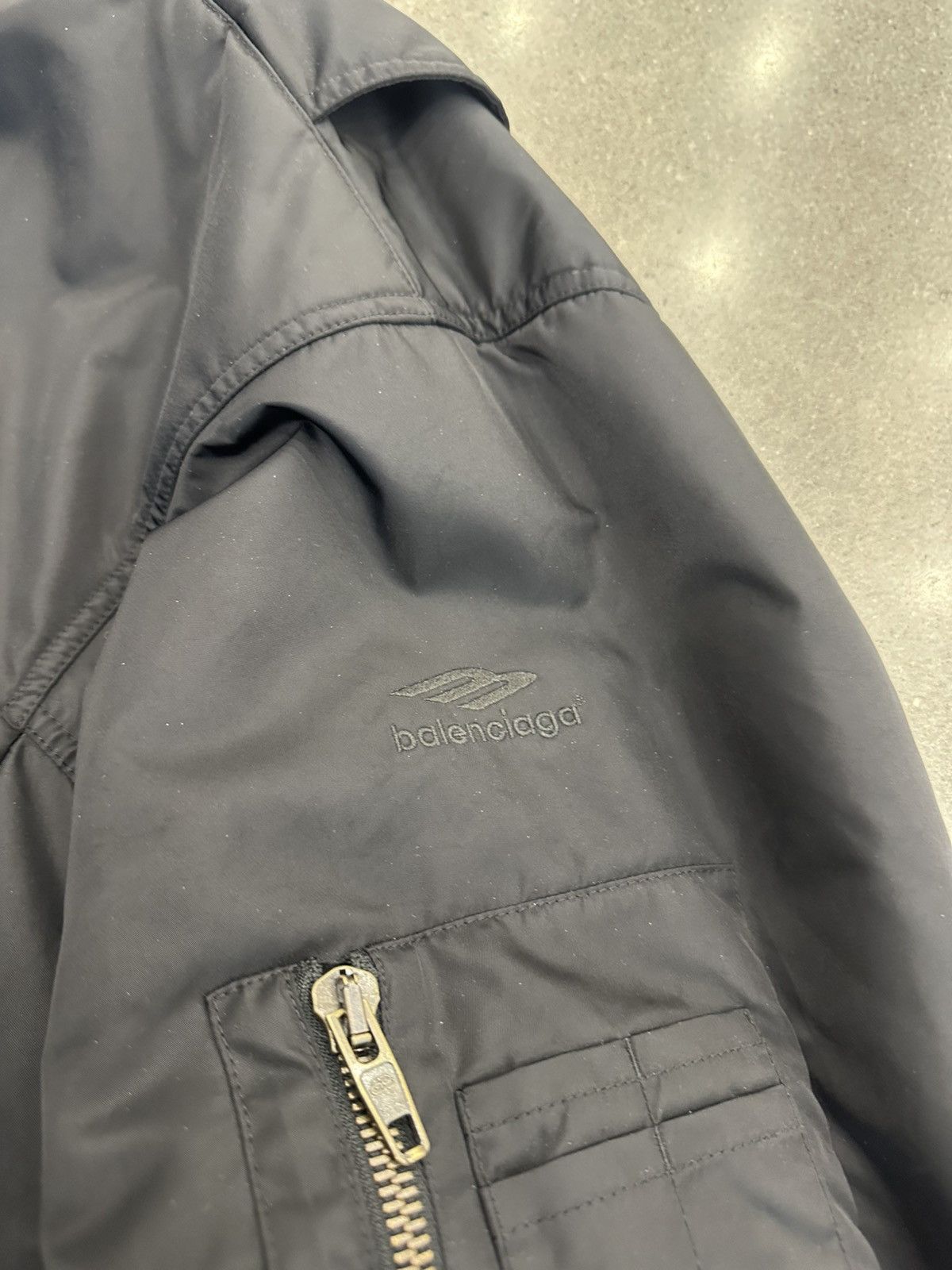 Balenciaga Balenciaga 3B Nylon Bomber SS22 Size US XL / EU 56 / 4 - 2 Thumbnail