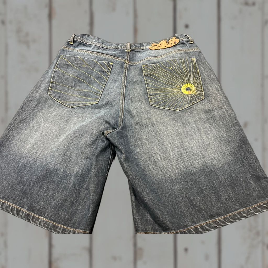 Akademiks AKADEMIKS Jeans Shorts Men 38 Denim Skater Embroidery Hip Hop 5-Pocket Bermuda Blue Vintage Men Size US 38 / EU 54 - 1 Thumbnail