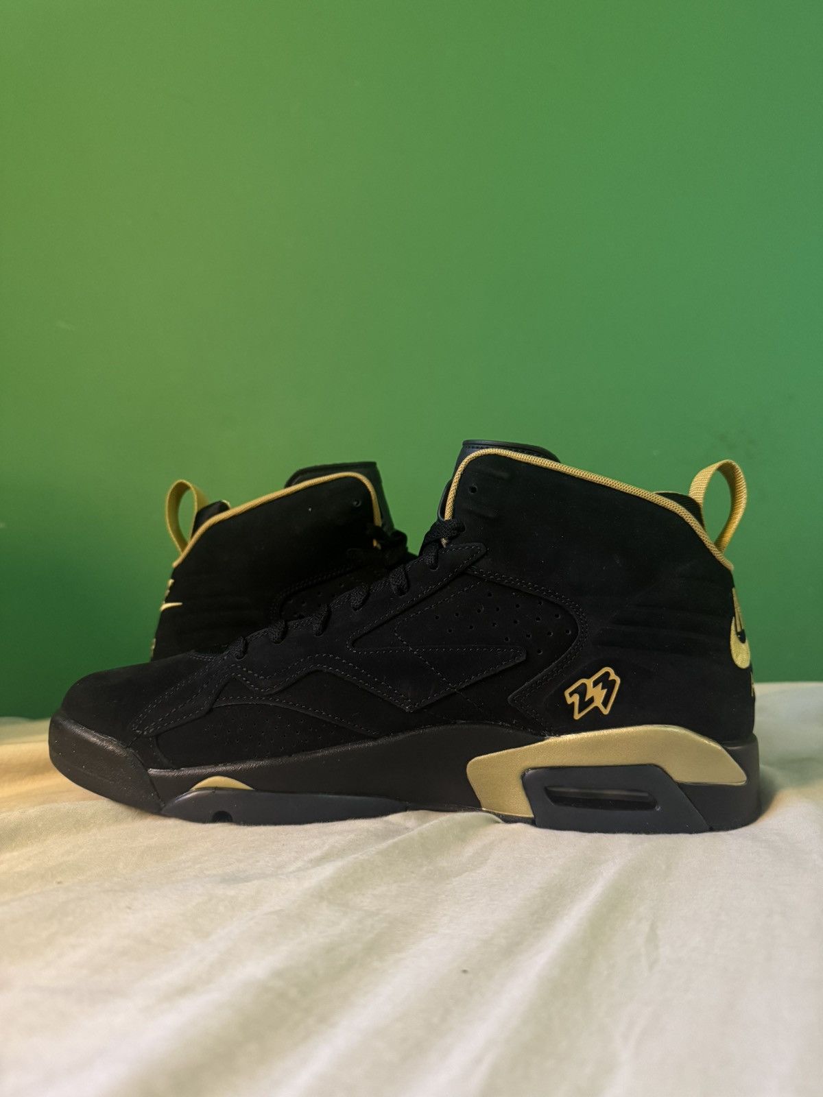 Jordan Brand Jordan mvp black metallic gold 2024 Size US 11.5 / EU 44-45 - 2 Thumbnail