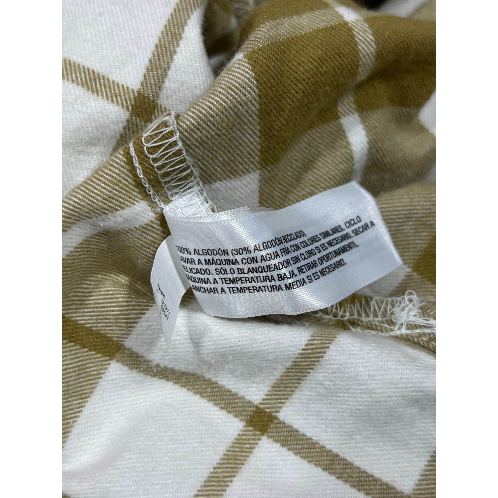 Other Universal Thread - Women's Long Sleeve Flannel Button - Down Size XL / US 12-14 / IT 48-50 - 12 Thumbnail