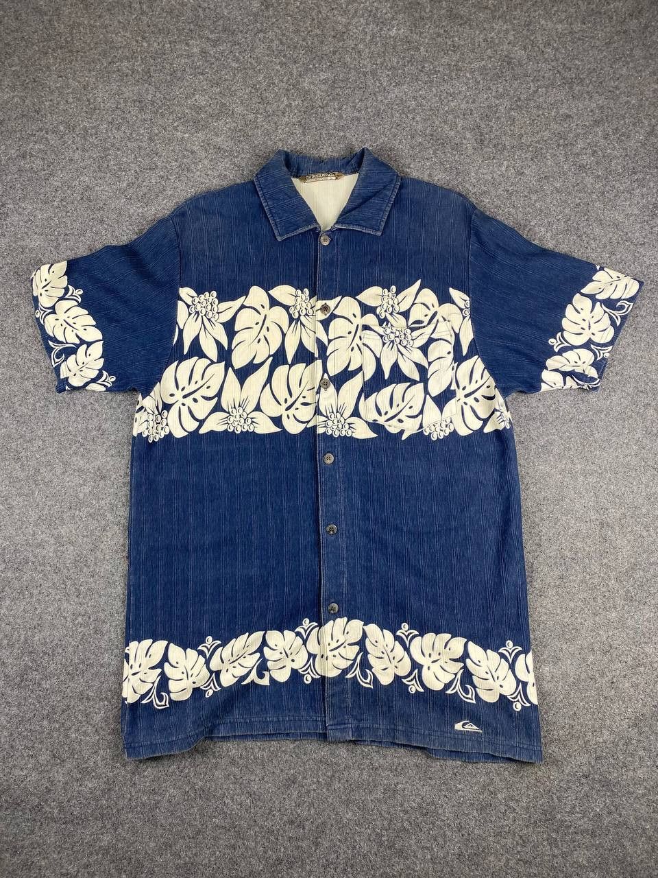 vintage quicksilver hawaiian shirt nice design