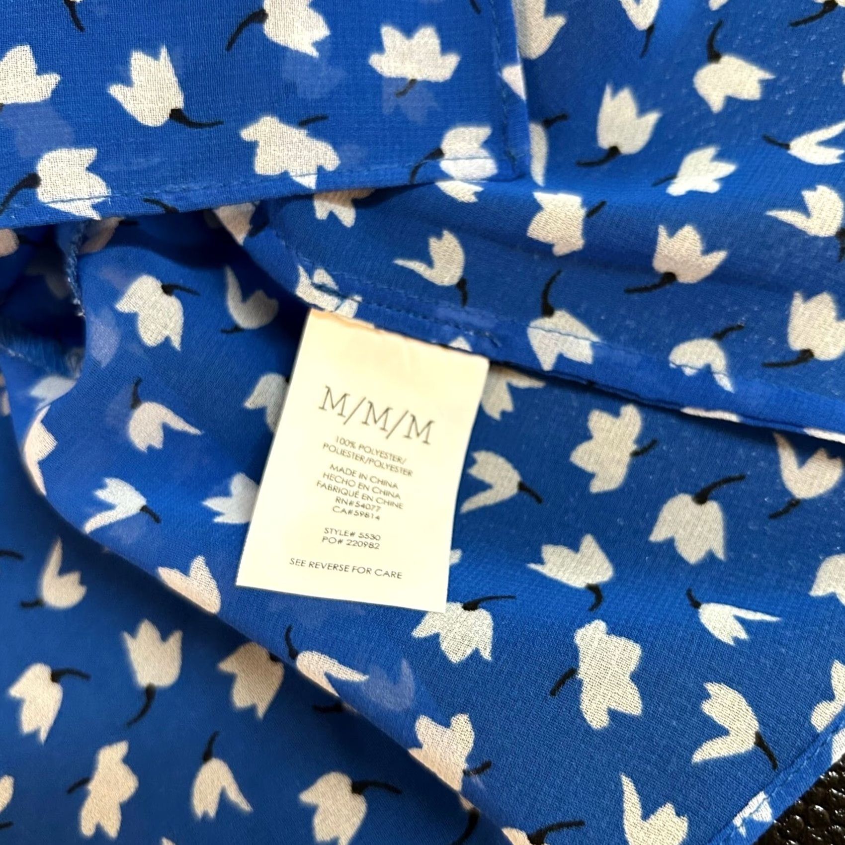 Vintage Cabi Peplum Blouse Womens M Blue Floral Sleeveless Pintuck Button Casual 5530 Size M / US 6-8 / IT 42-44 - 4 Thumbnail