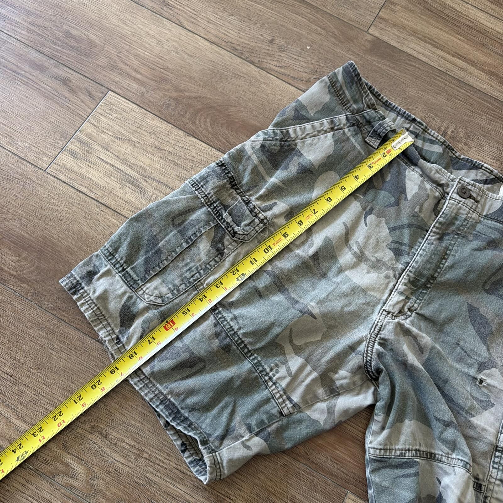 Wrangler Vintage Y2K Wrangler Relaxed Fit Camo Cargo Shorts Grunge 38 Size US 38 / EU 54 - 9 Thumbnail