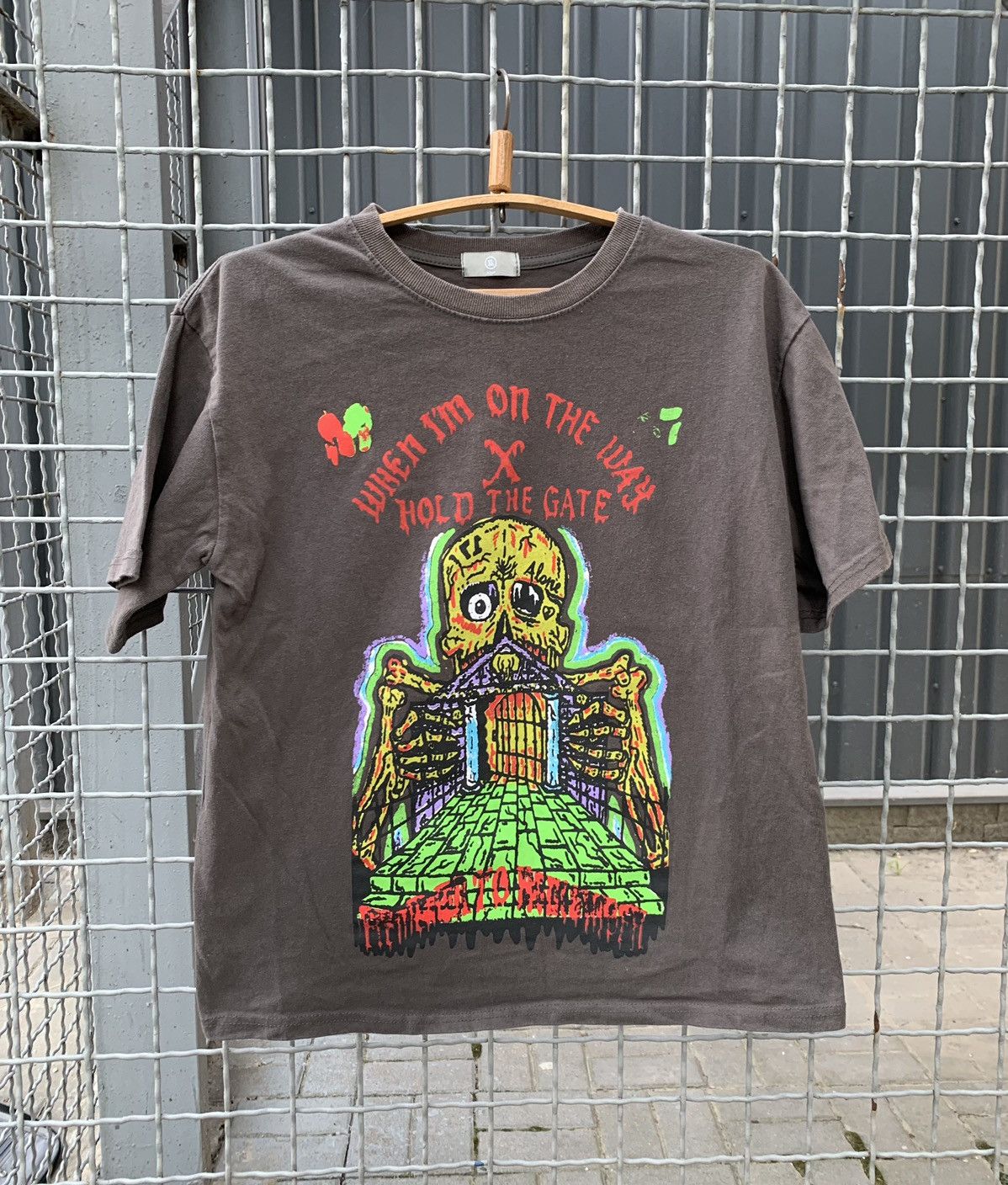 Band Tees Vintage Hold The Gate Tee Horror Y2K Dead Face Tee Skull Size US XL / EU 56 / 4 - 1 Thumbnail