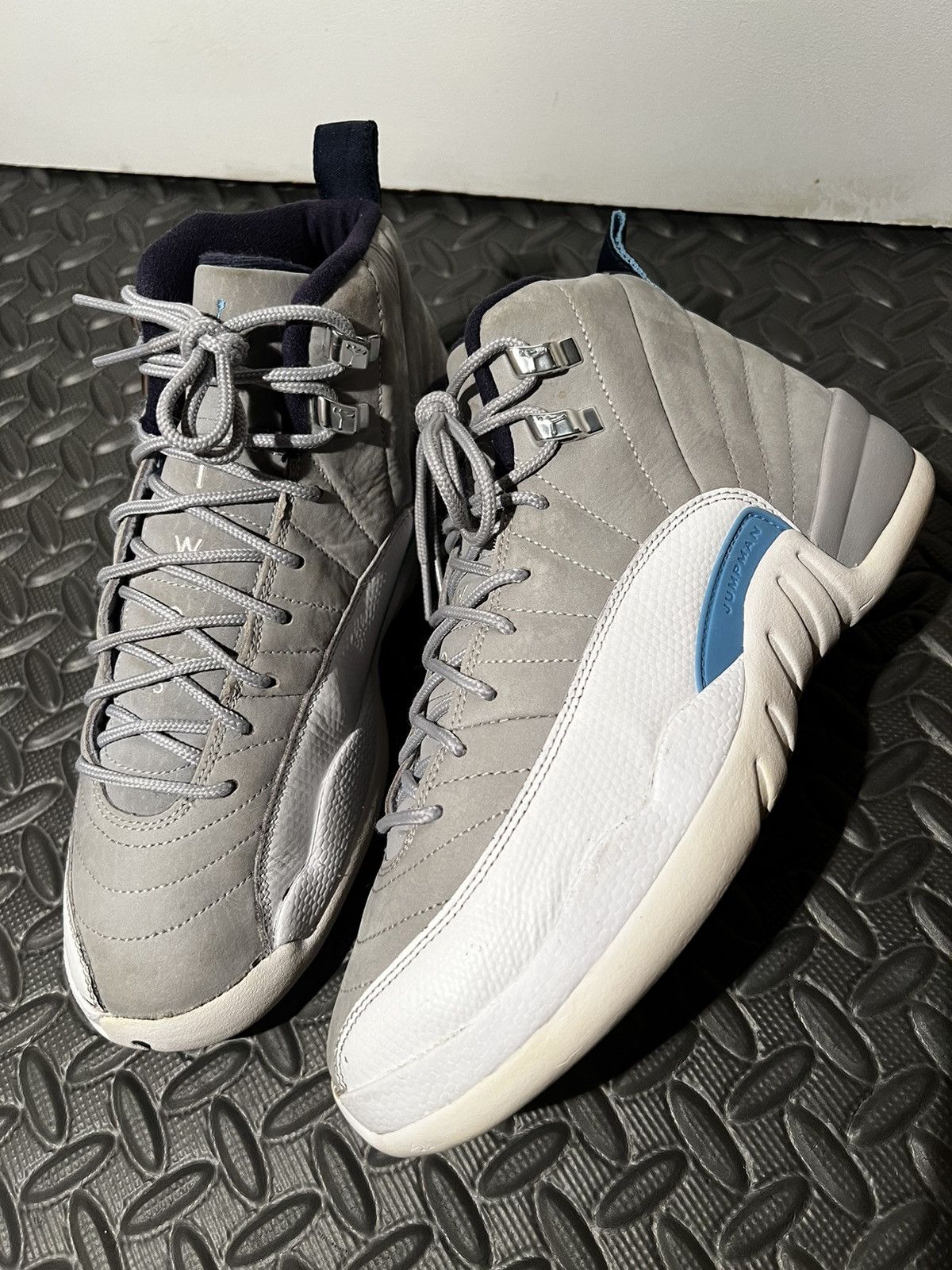 Jordan Brand CLEAN Air Jordan 12 Retro Wolf Grey size 7 Shoes Size US 7 / EU 40 - 1 Thumbnail