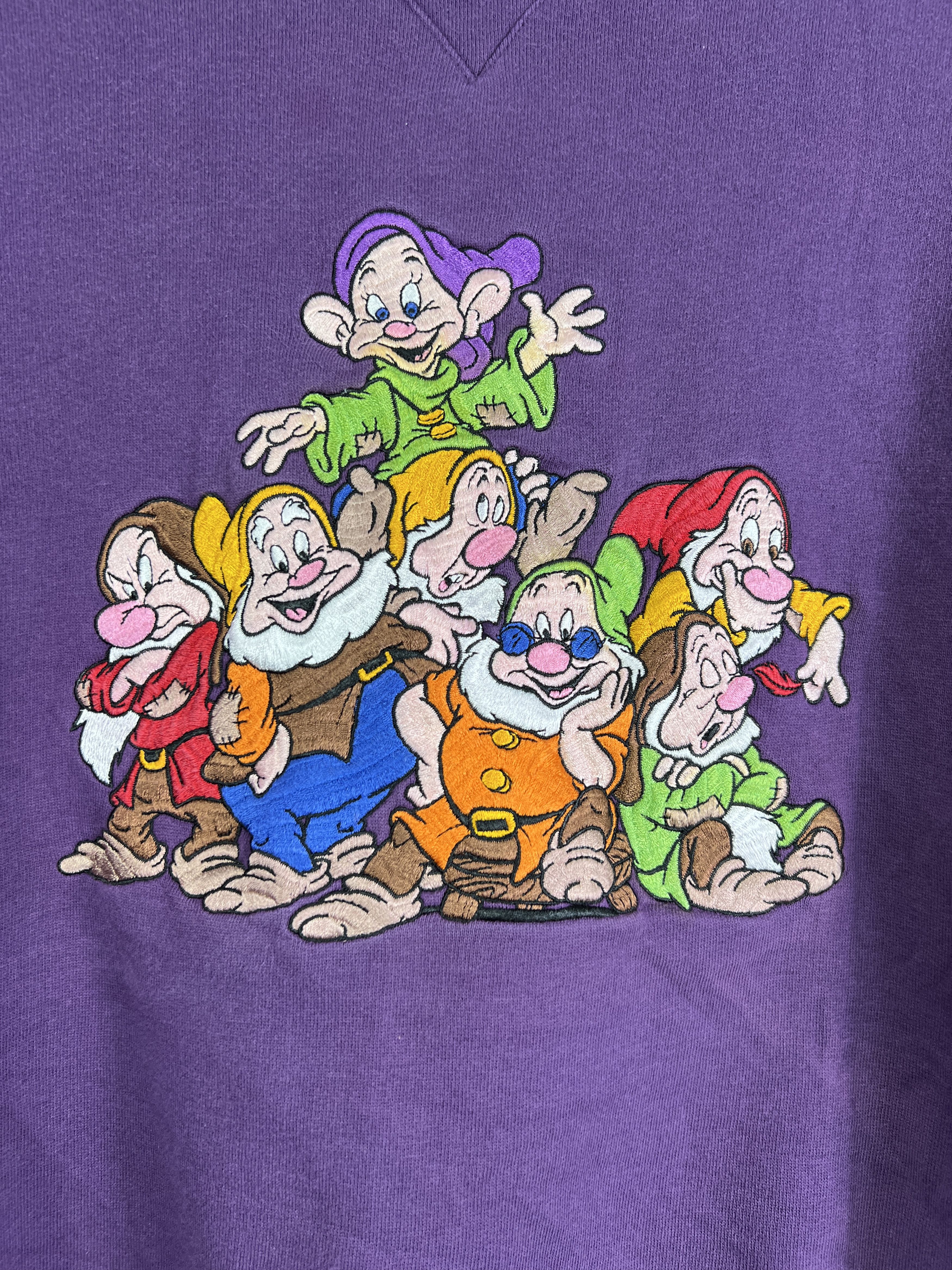 Disney Vintage DISNEY 7 Dwarfs Embroidery Sweatshirt (XXL) GTMP371 Size US XXL / EU 58 / 5 - 2 Thumbnail