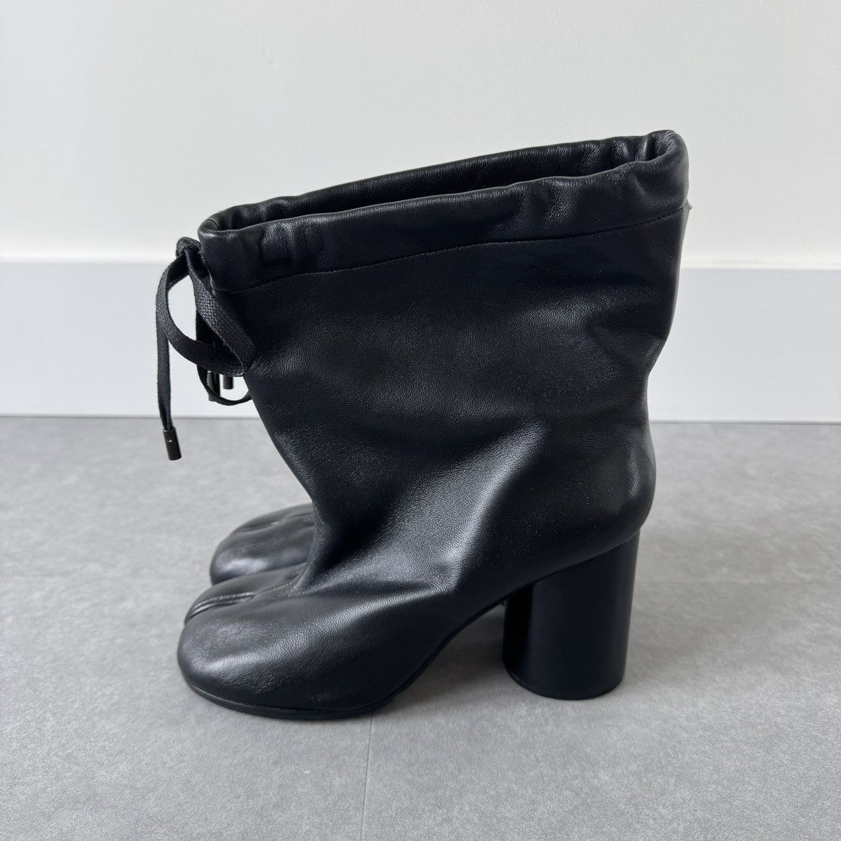 Maison Margiela Maison Margiela Tabi Drawstring Ankle Boots Size US 7 / IT 37 - 2 Thumbnail