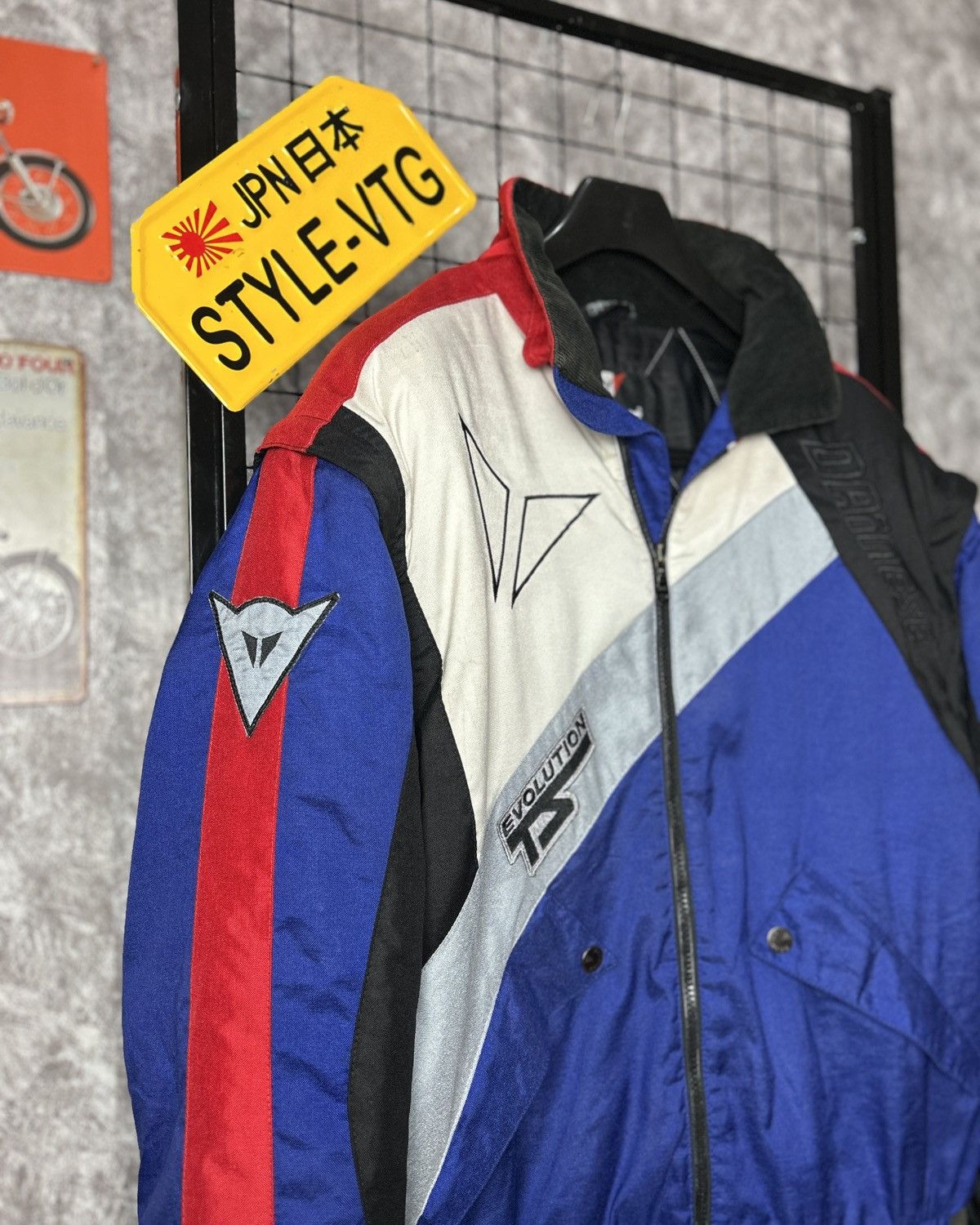 Dainese Dainese italy 90s Vintage Racing Jacket Size US L / EU 52-54 / 3 - 9 Thumbnail
