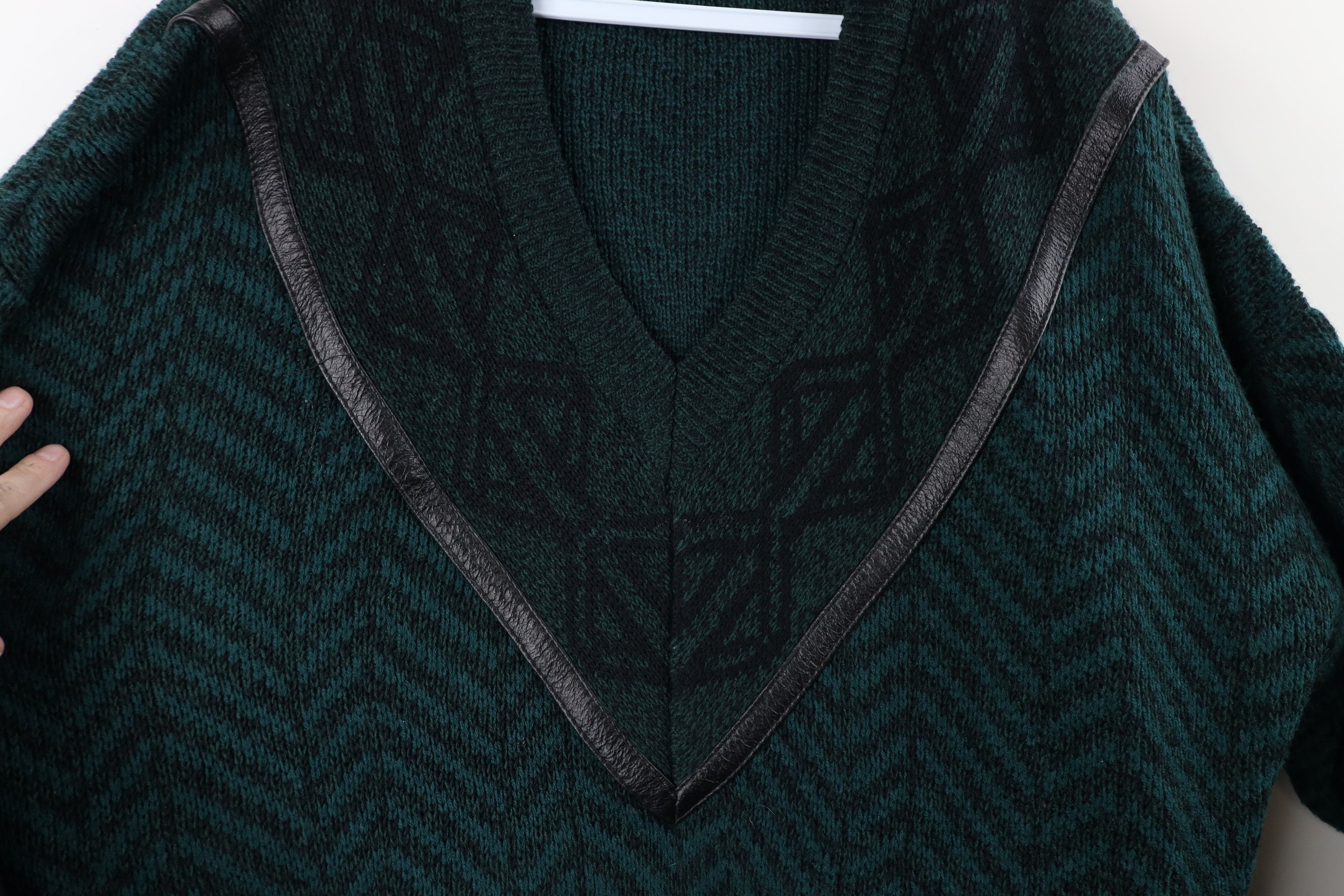 Vintage Vintage 90s Dapper Herringbone Knit V-Neck Sweater Green Size US L / EU 52-54 / 3 - 5 Thumbnail