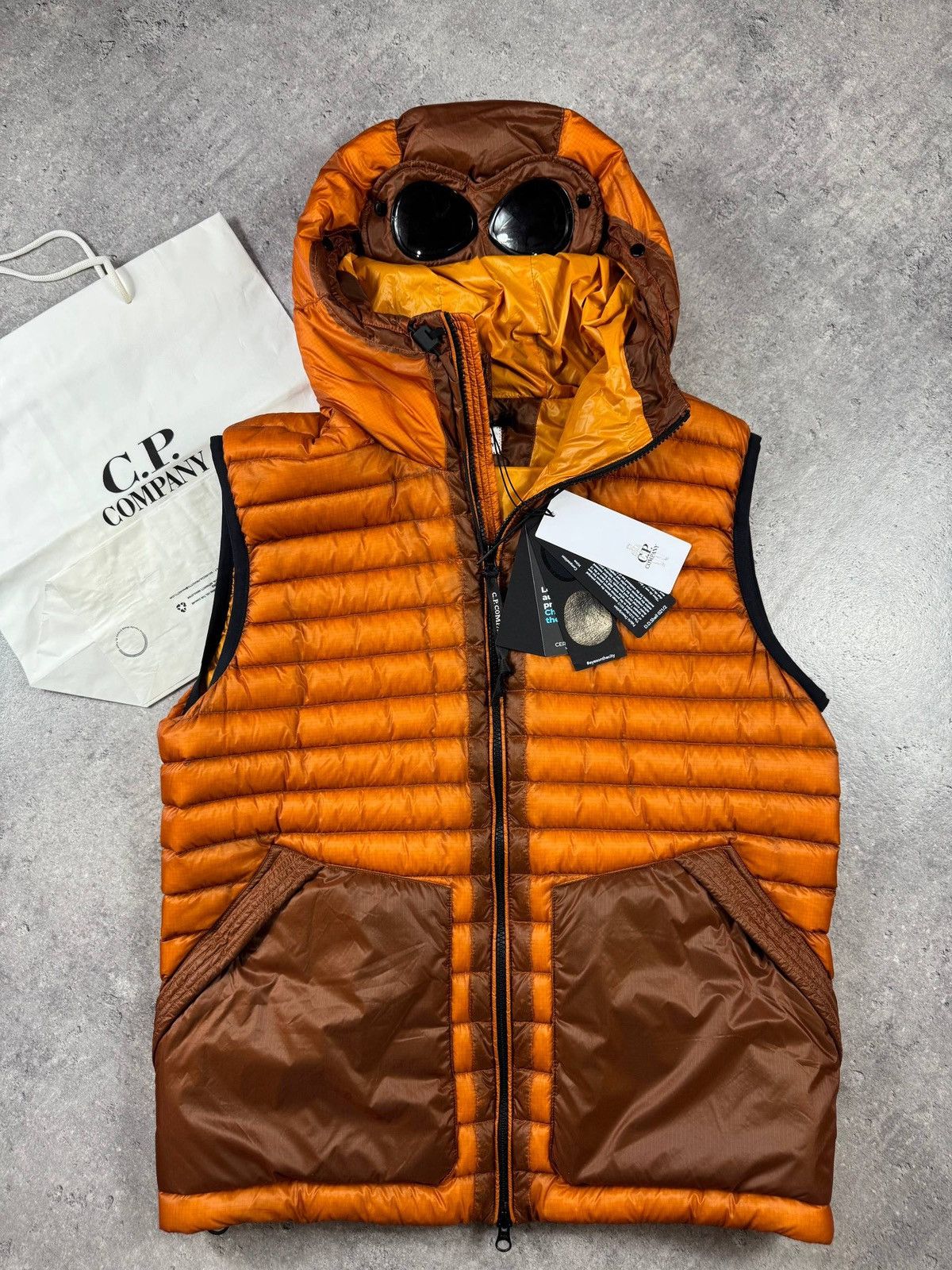 C.P. Company C.P. Company DD Shell Goggle Down Vest Desert Sun Size US M / EU 48-50 / 2 - 1 Thumbnail