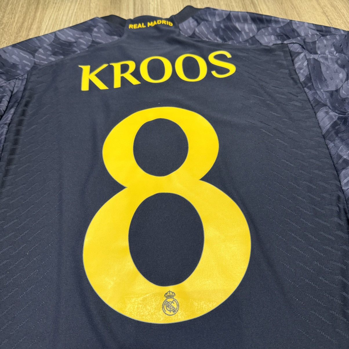 Adidas Real Madrid 23/24 player issue away shirt #8 Kroos (bnwt) Size US M / EU 48-50 / 2 - 4 Thumbnail