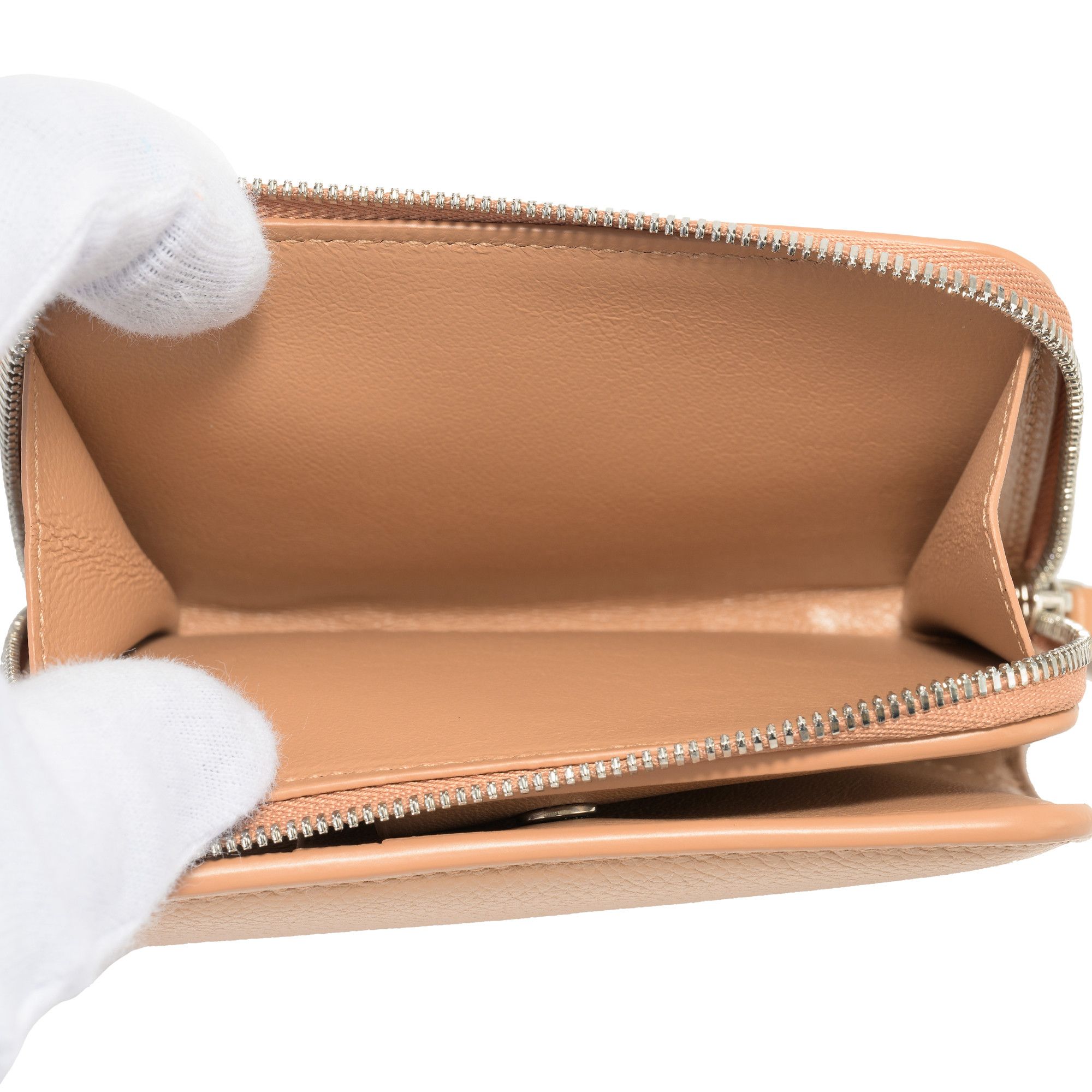 Balenciaga o1s1rm1124 Size: OS / Cash Bilfold Compact Wallet in Beige Size ONE SIZE - 6 Thumbnail