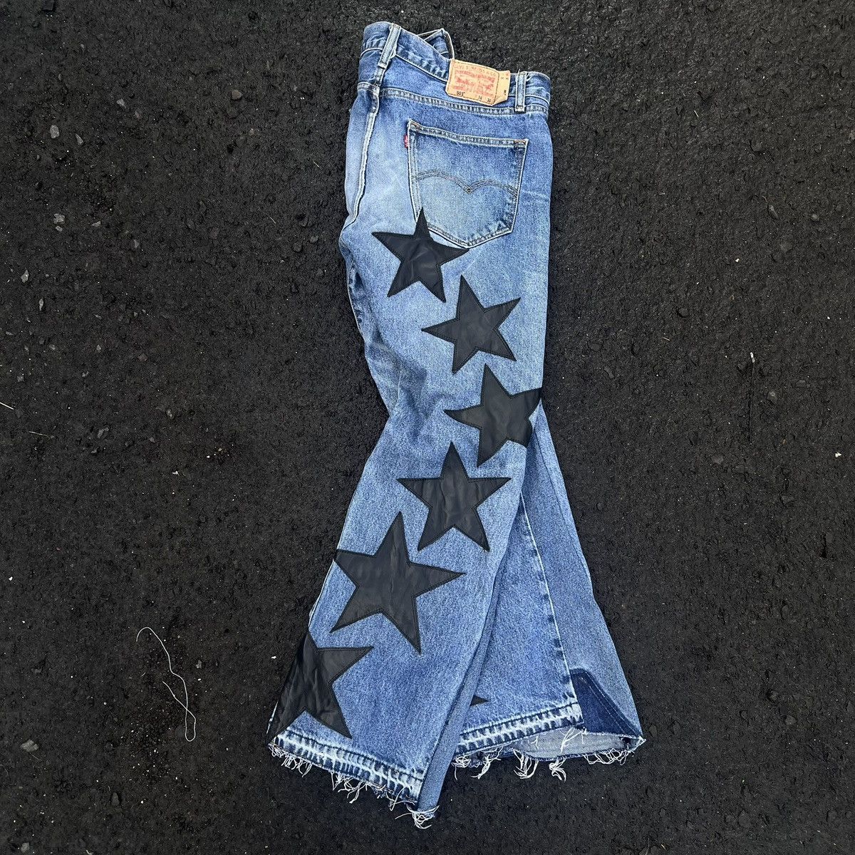 Other Black PenthStar on Levis 501 Size US 34 / EU 50 - 3 Thumbnail