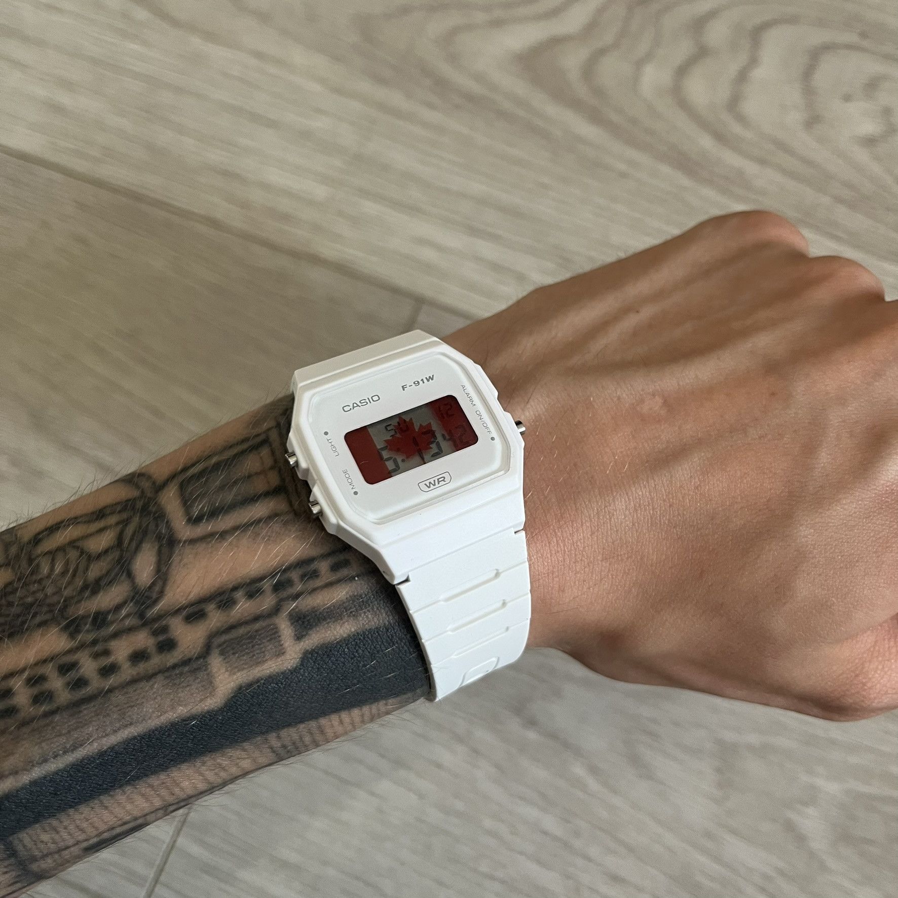 Casio Casio F-91W "Canada" White Digital Watch Size ONE SIZE - 4 Thumbnail