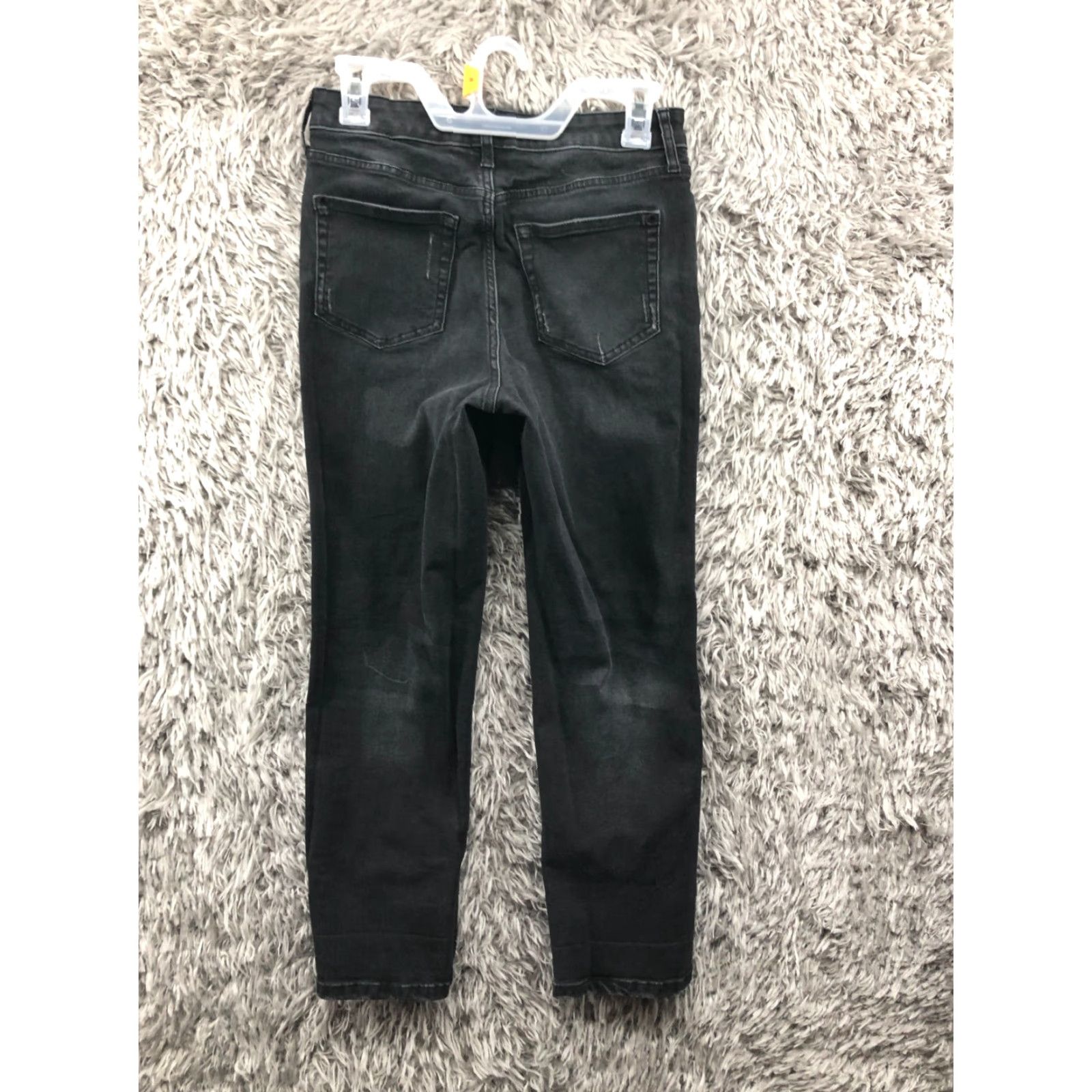 Denime **Jennifer Lopez Women's Mid Rise Black Capri Jeans Size 6** User: Jennifer Lopez Women's Mid Rise Black Capri Jeans Size 6 Size 28" / US 6 / IT 42 - 5 Thumbnail