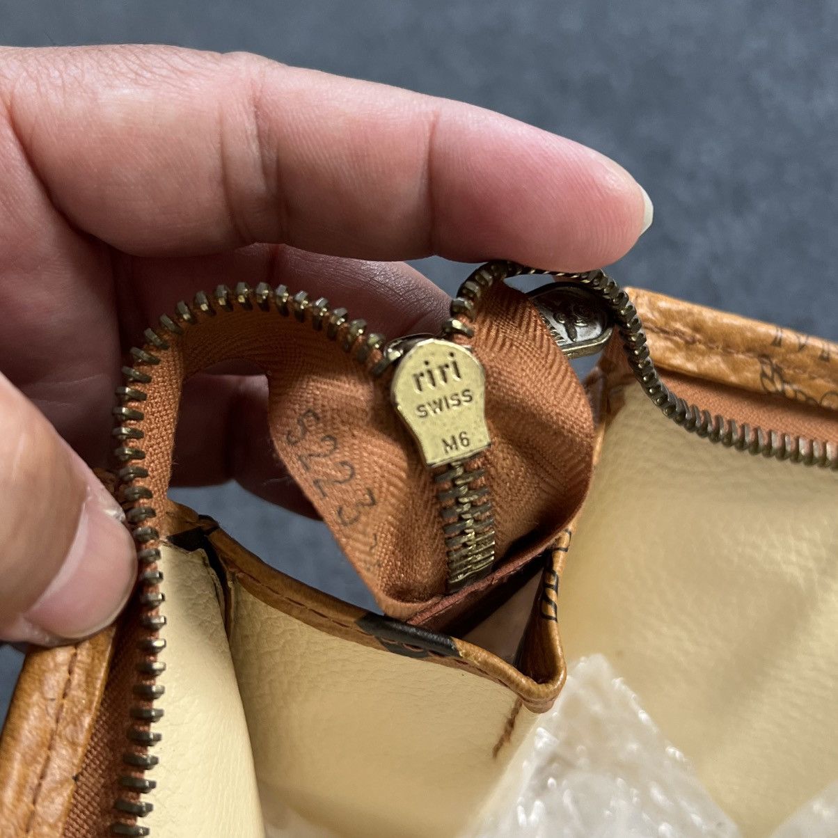 MCM 💥MCM visetos pouch clutch bag Size ONE SIZE - 13 Thumbnail