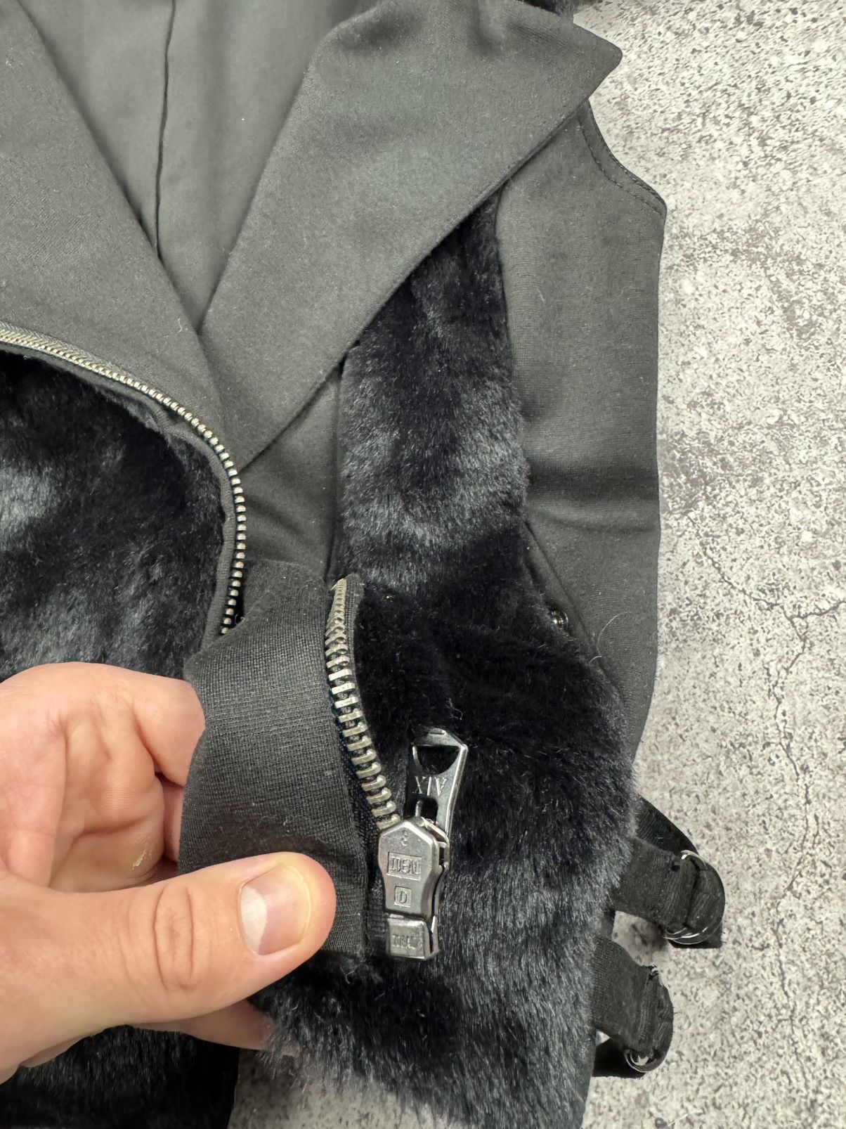 Armani Vintage Armani Avant Garde Fur Y2K Opium Vest/Jacket Owens Size S / US 4 / IT 40 - 14 Thumbnail