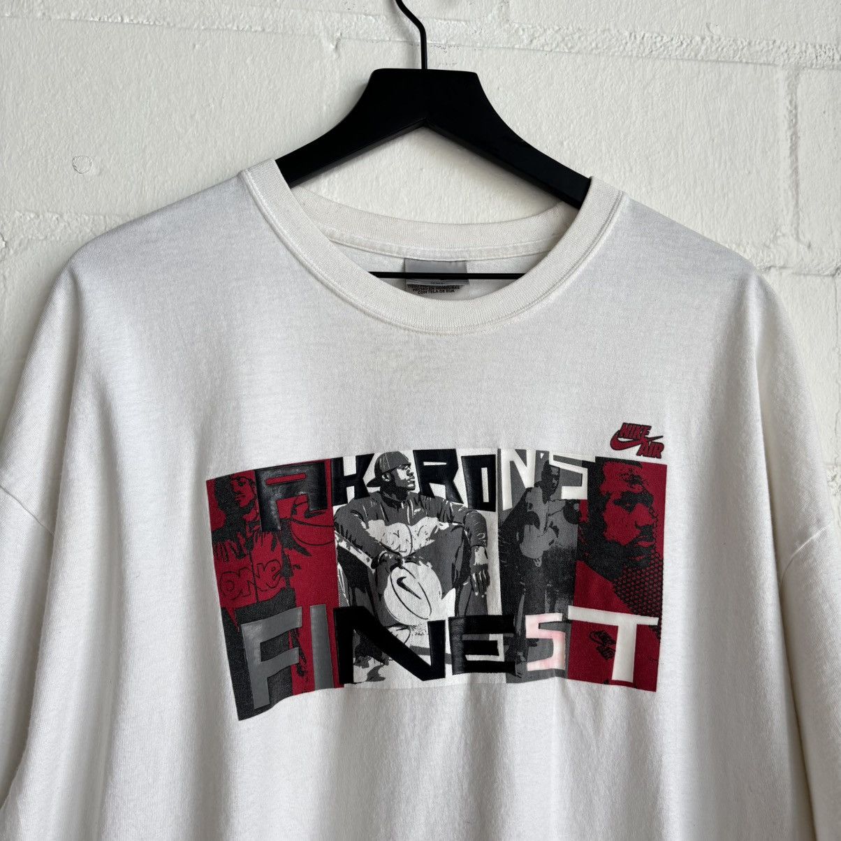 Vintage Y2K Nike Lebron James “Akron Finest” Tee Size US XXL / EU 58 / 5 - 2 Thumbnail