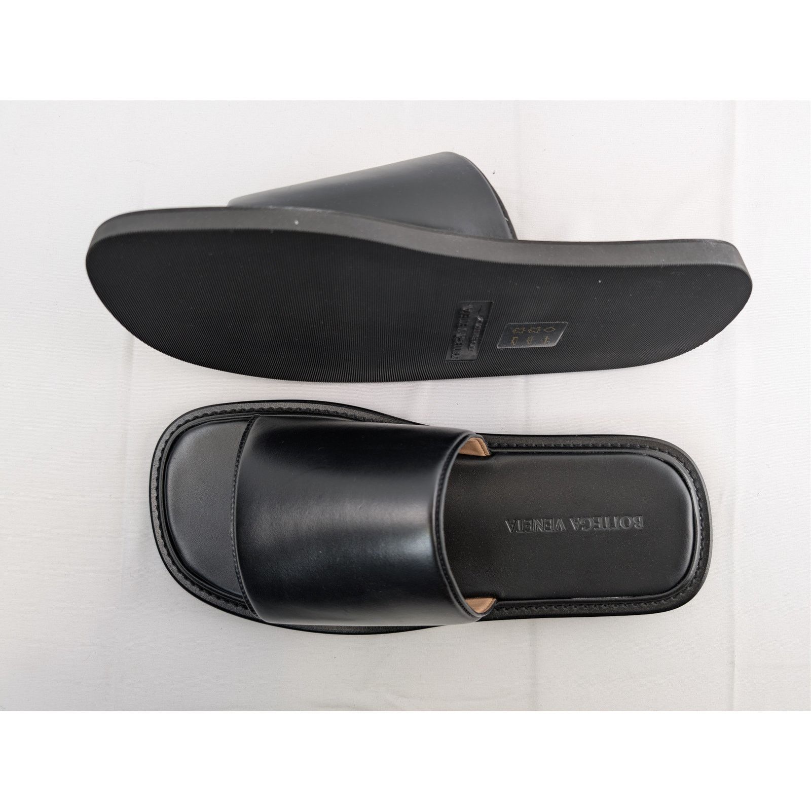 Bottega Veneta o1rshd1 Leather Sandals Slippers in Black Size US 9 / EU 42 - 1 Thumbnail