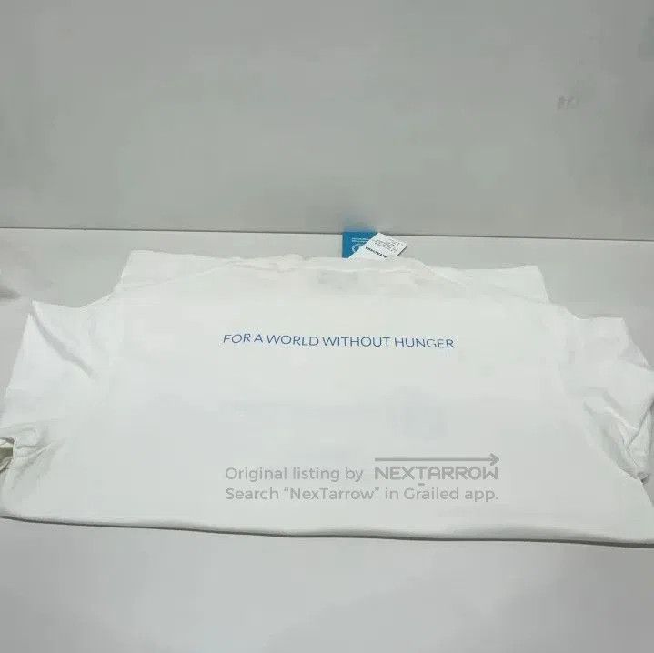 Balenciaga Balenciaga World Food Programme Logo T. Size US M / EU 48-50 / 2 - 8 Thumbnail