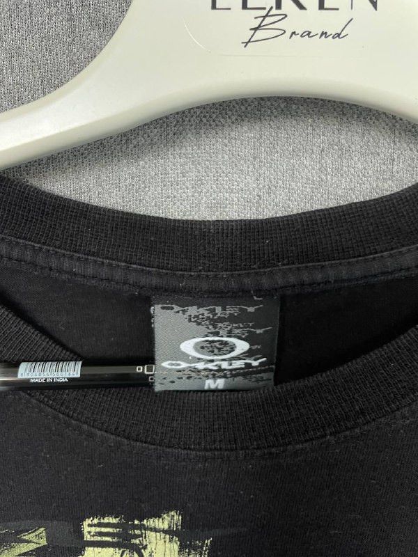 Oakley Vintage 90s Y2K Oakley Center Spellout Logo Tee Size US M / EU 48-50 / 2 - 6 Thumbnail