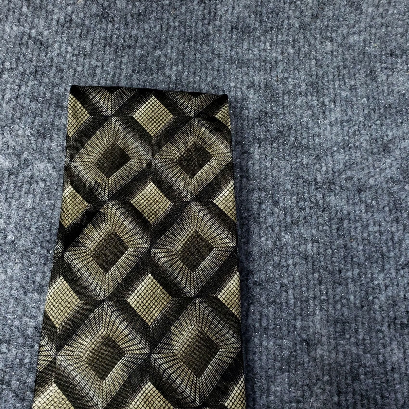 Vintage Fratelli Neck Tie Beige Geometric Silk Handmade Designer Italy Mens Necktie Size ONE SIZE - 3 Thumbnail
