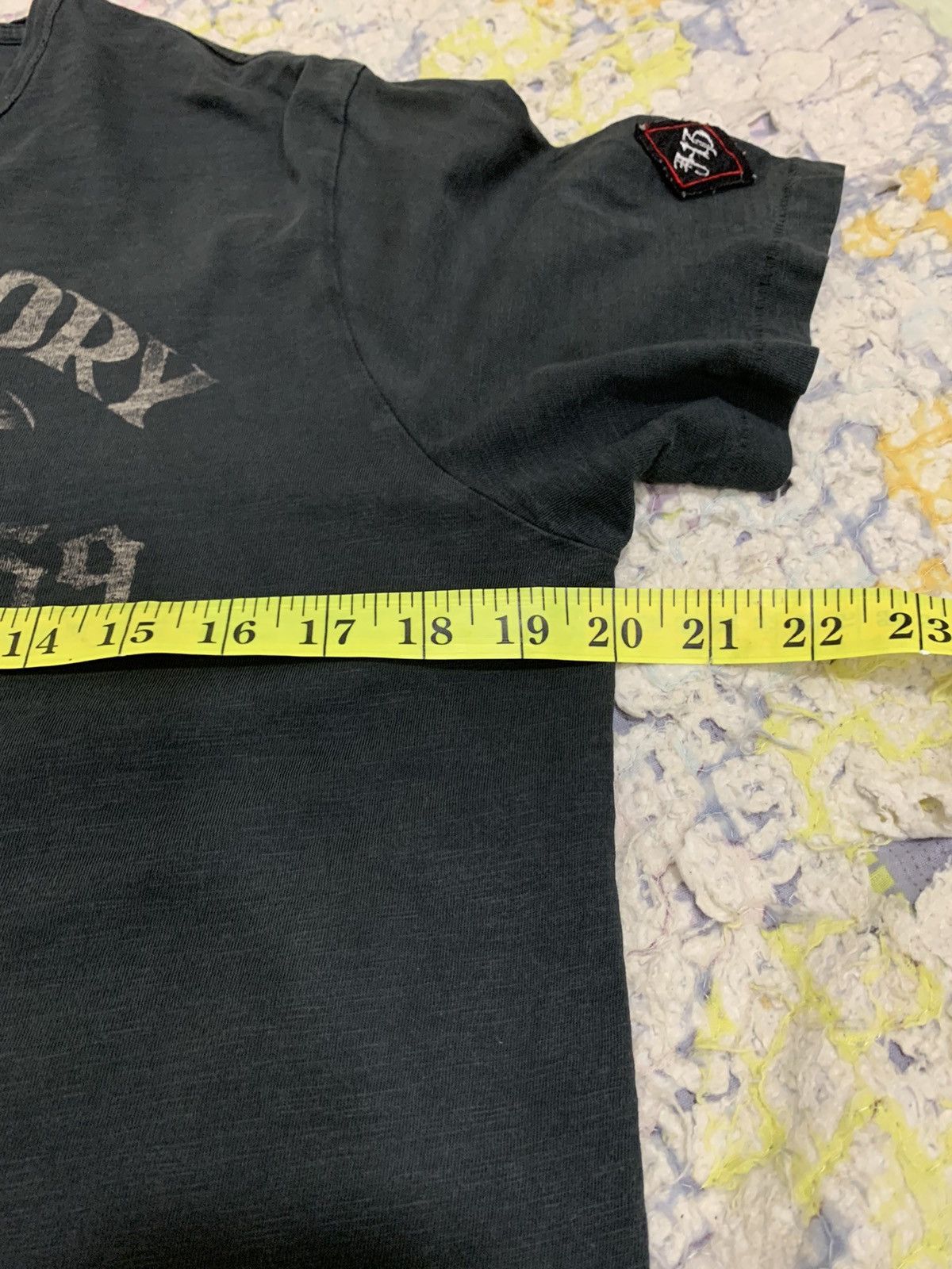 Band Tees Vintage Johnson Motors Distressed Tee Size US S / EU 44-46 / 1 - 11 Thumbnail