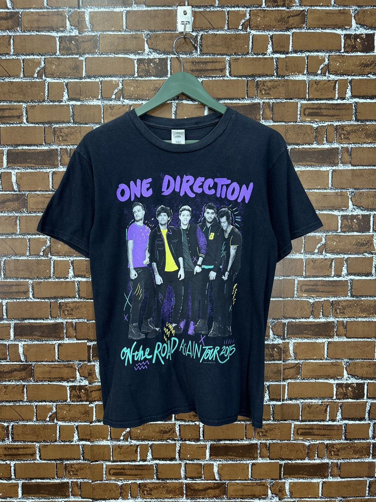 Band Tees One Direction On The Road Again Tour 2015 Tshirt A1009 Size US M / EU 48-50 / 2 - 1 Thumbnail