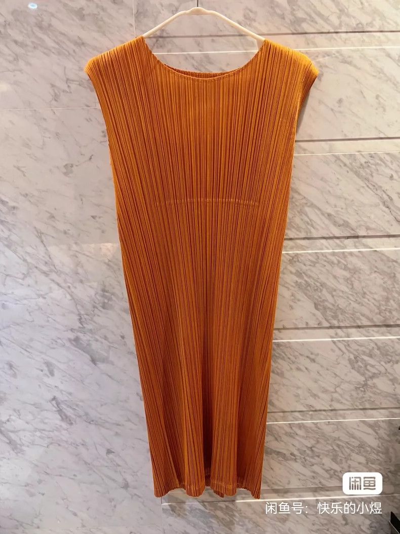 Issey Miyake Issey Miyake size:2 Orange pleated sleeveless dress Size XS / US 0-2 / IT 36-38 - 1 Thumbnail