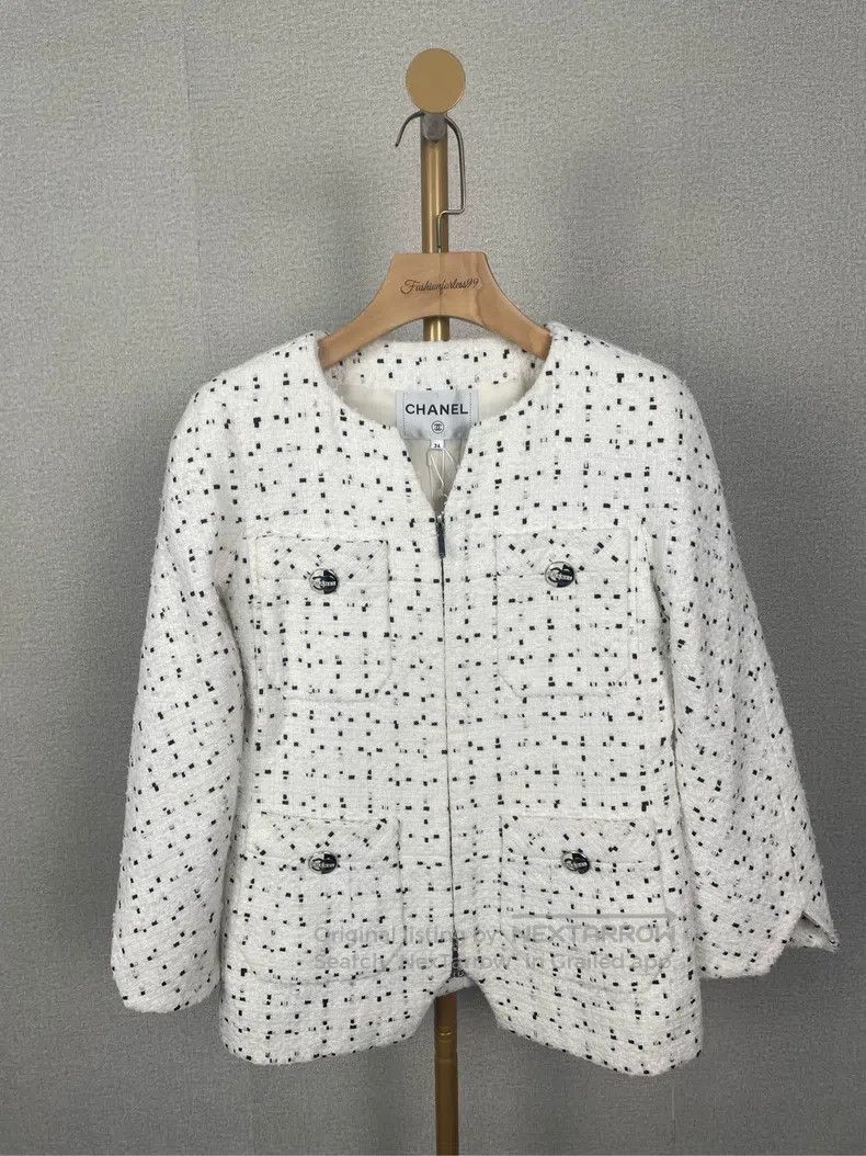 Chanel Chanel White small fragrant style coat Size XXS / US 00 / IT 34 - 1 Thumbnail