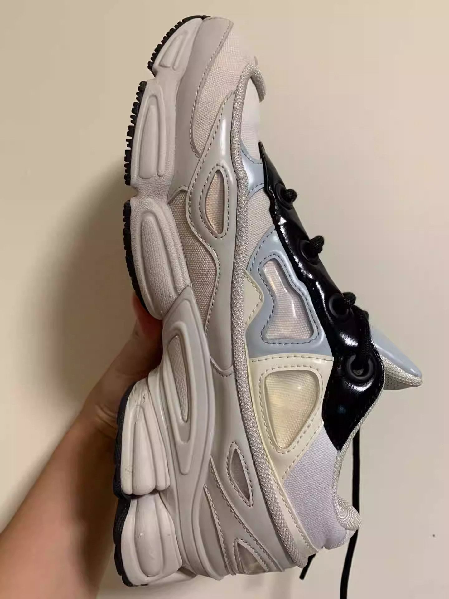 Raf Simons Raf Simons X ADIDAS OZWEEGO3 Size US 9 / EU 42 - 7 Thumbnail