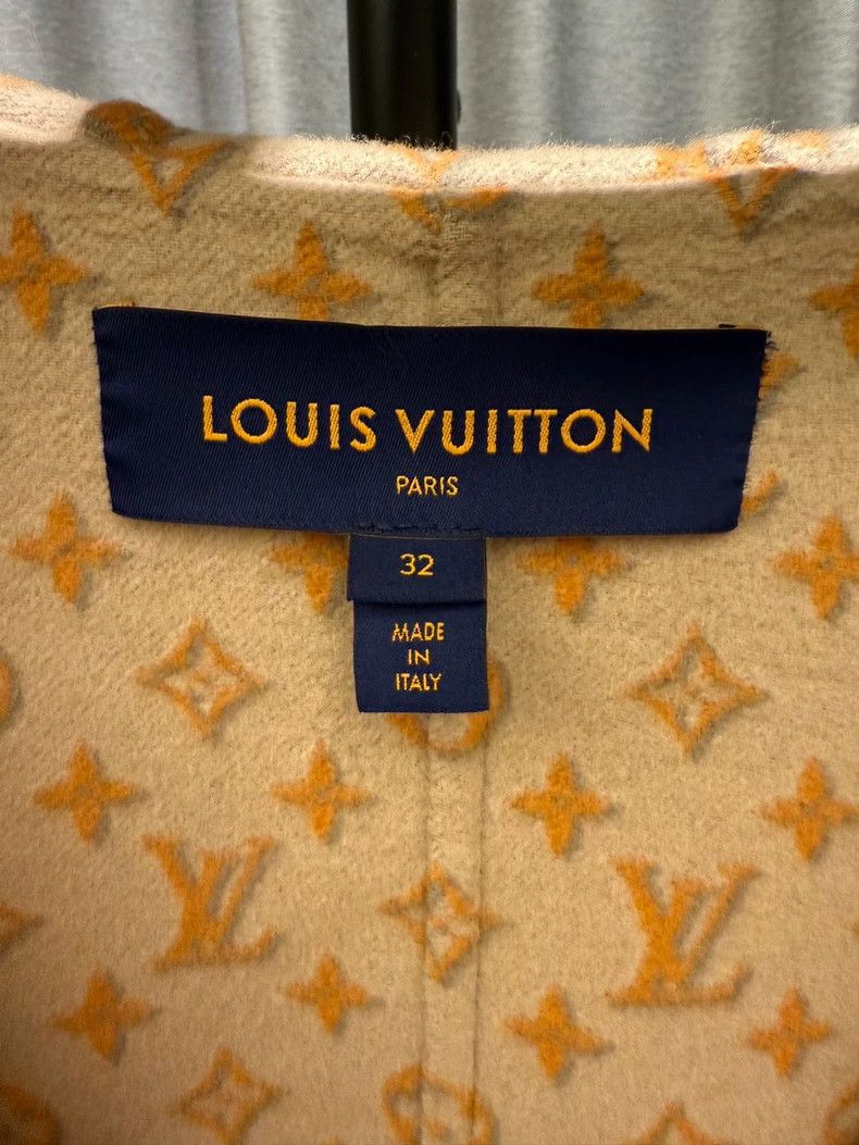 Louis Vuitton Louis Vuitton Full-print presbyopic lace-up cashmere hooded Size 4XL / US 24-26 - 3 Thumbnail