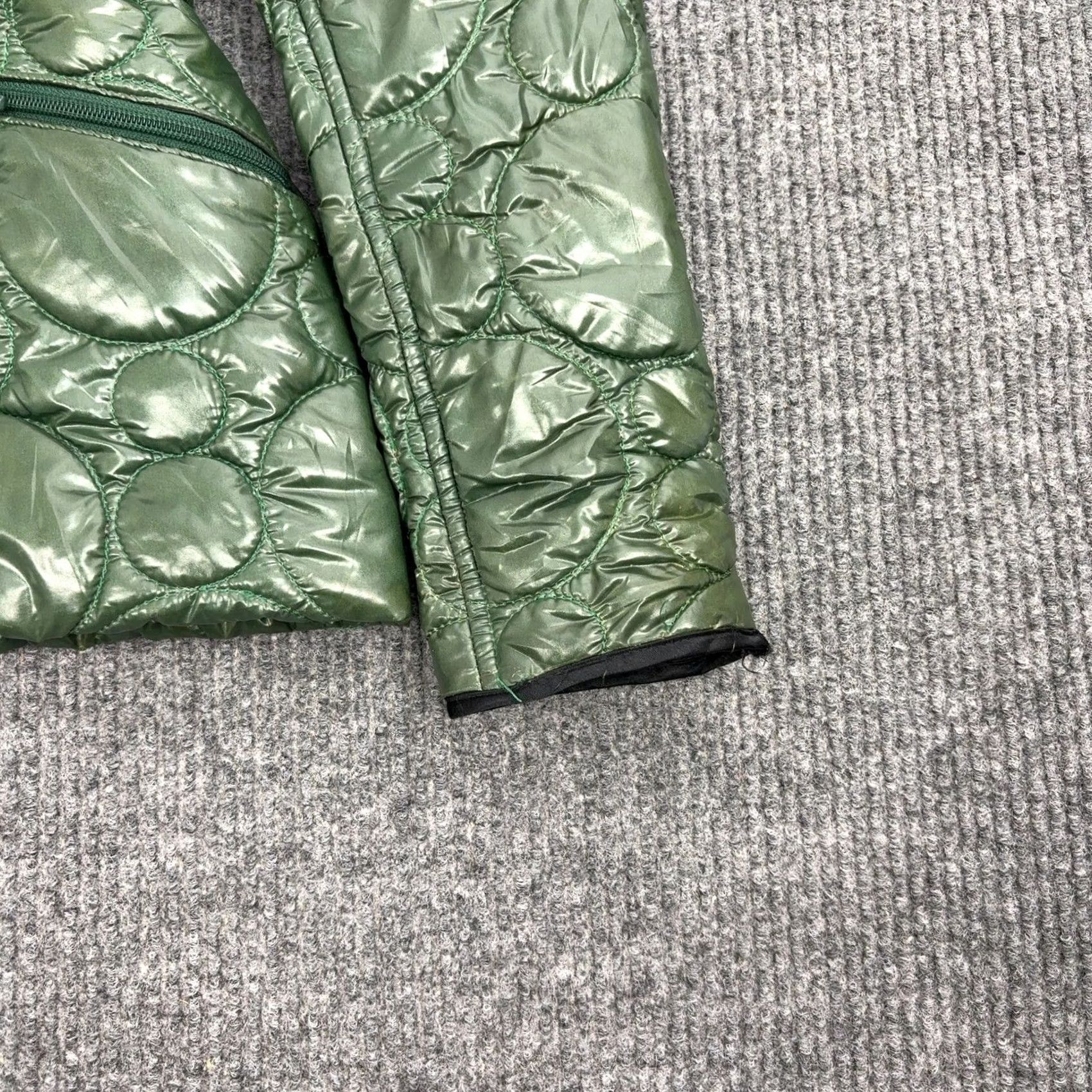 Vintage VINTAGE Quilted Puffer Jacket Womens M Green Glossy Belted Circle Quilt Style Size M / US 6-8 / IT 42-44 - 4 Thumbnail