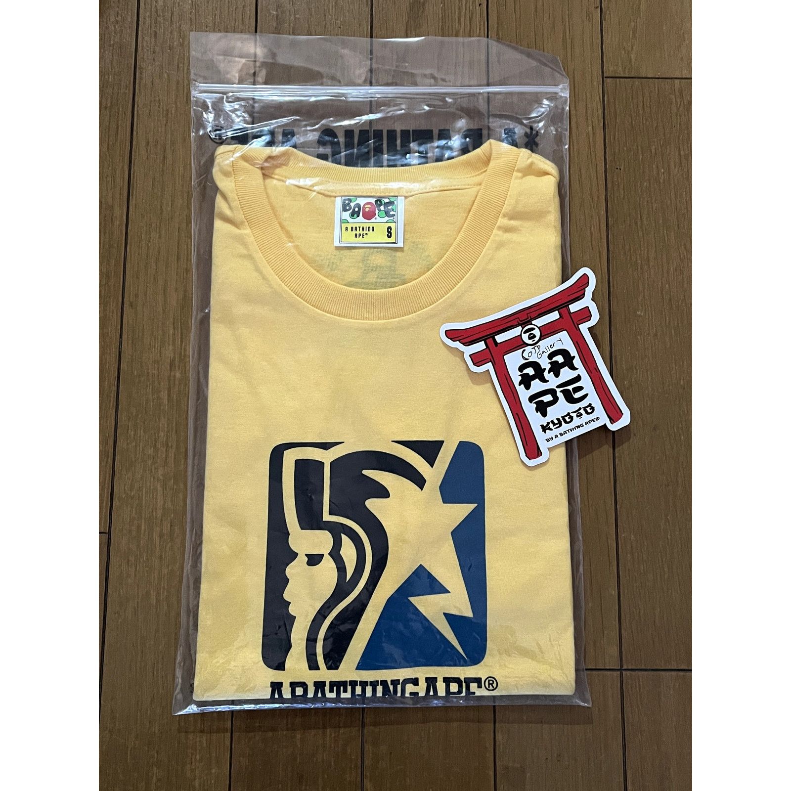 Bape BAPE Archive Graphic 13 Tee Yellow Size US S / EU 44-46 / 1 - 3 Thumbnail