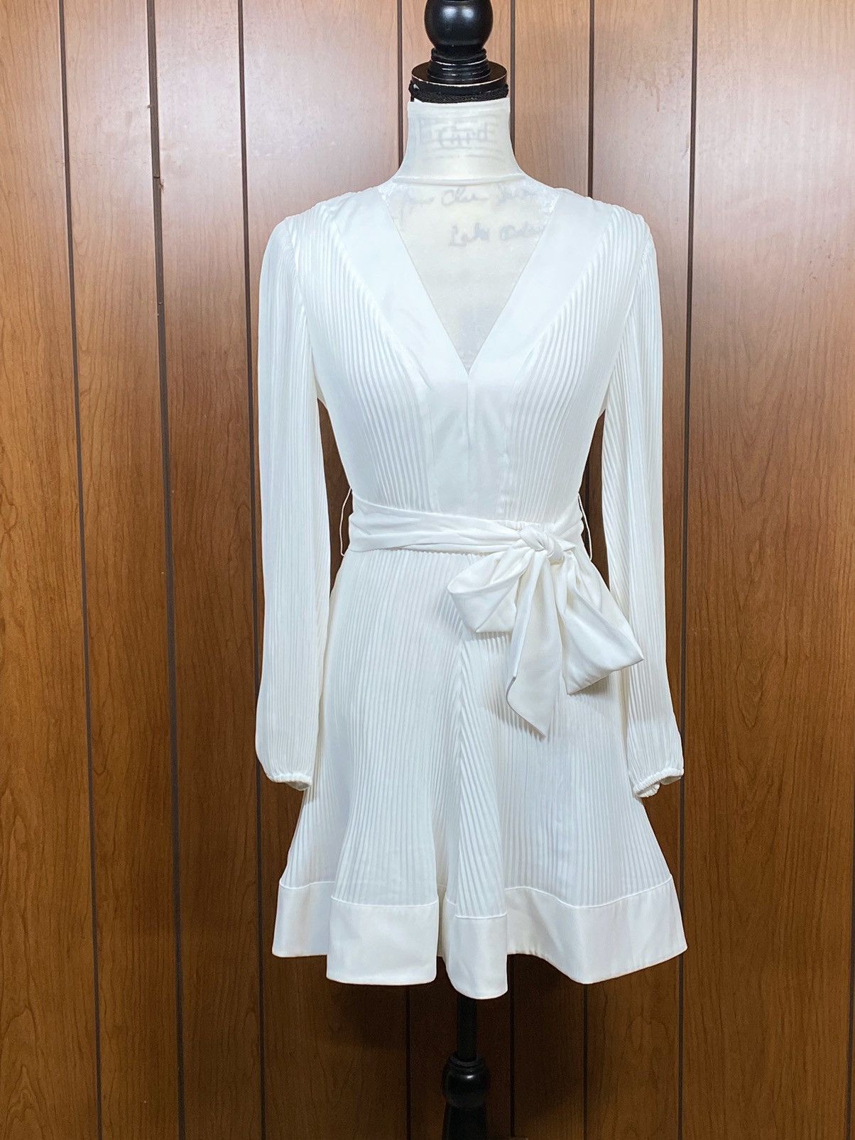 MILLY Milly Pleated Belted Long Sleeve Dress size 0 Size XS / US 0-2 / IT 36-38 - 1 Thumbnail
