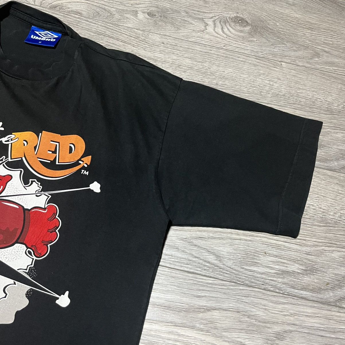 Umbro Vintage 90s Manchester United “Fred The Red Devil” T-shirt Size US M / EU 48-50 / 2 - 3 Thumbnail