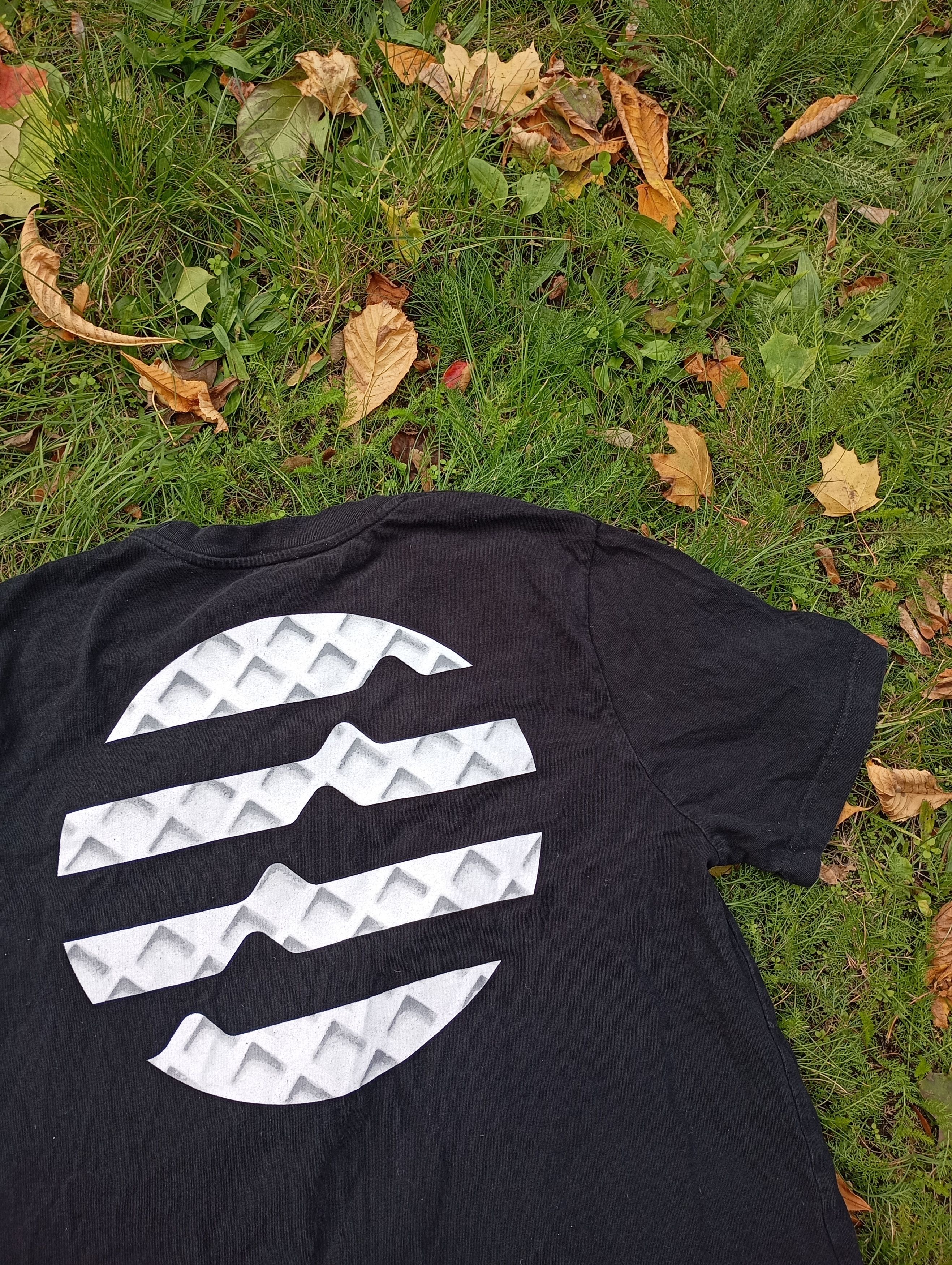 Other Y2K Crypto Aptos big logo T shirt Size US L / EU 52-54 / 3 - 6 Thumbnail