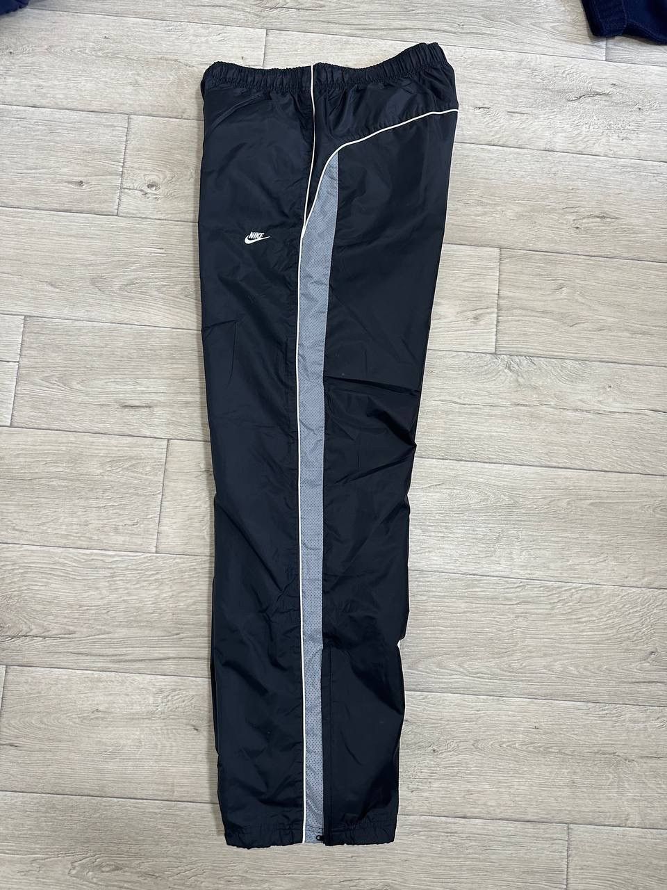 Nike Vintage Nike Sportswear Nylon Track Pants Baggy Zippers XL Size US 36 / EU 52 - 9 Thumbnail