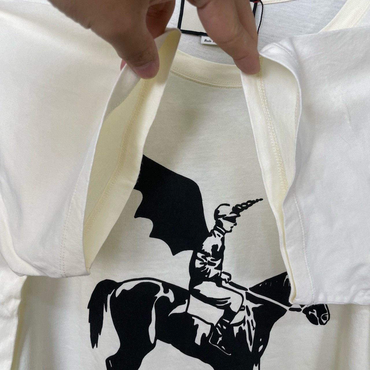 Gucci Gucci White Knight Short Sleeve 2501-Nextarrow Size US S / EU 44-46 / 1 - 5 Thumbnail