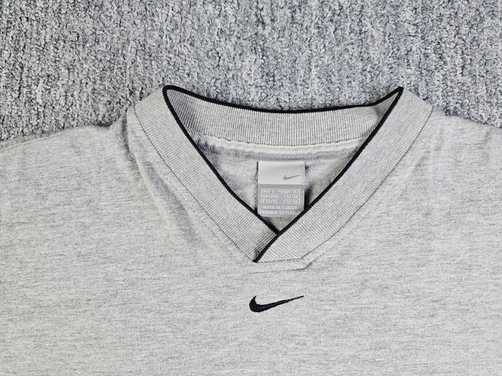Nike Nike Vintage Y2K Embroidered Swoosh V-Neck Tee Gray Men L Size US L / EU 52-54 / 3 - 4 Thumbnail