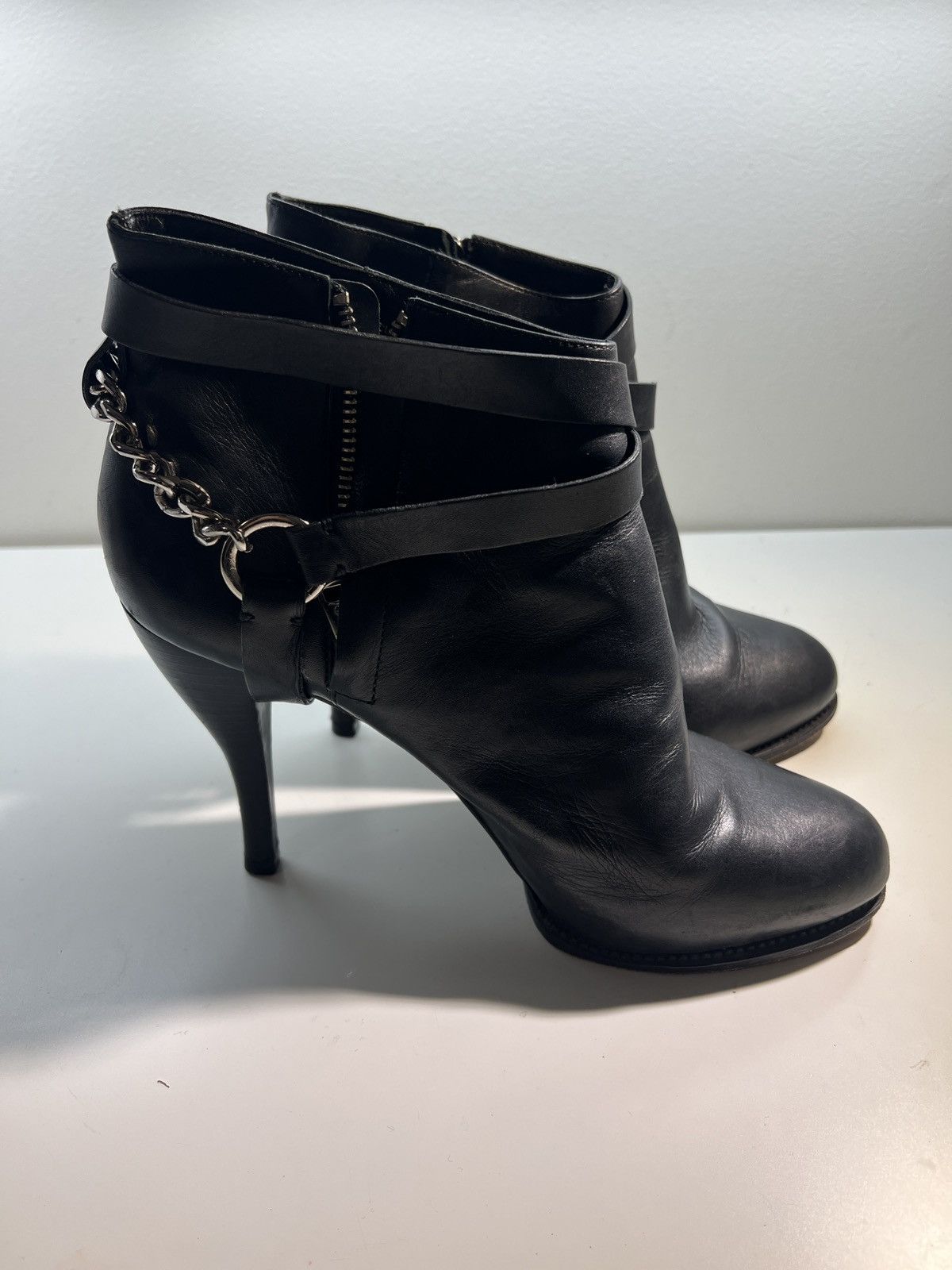Alexander McQueen Alexander McQueen Chain Booties Size US 10 / IT 40 - 1 Thumbnail