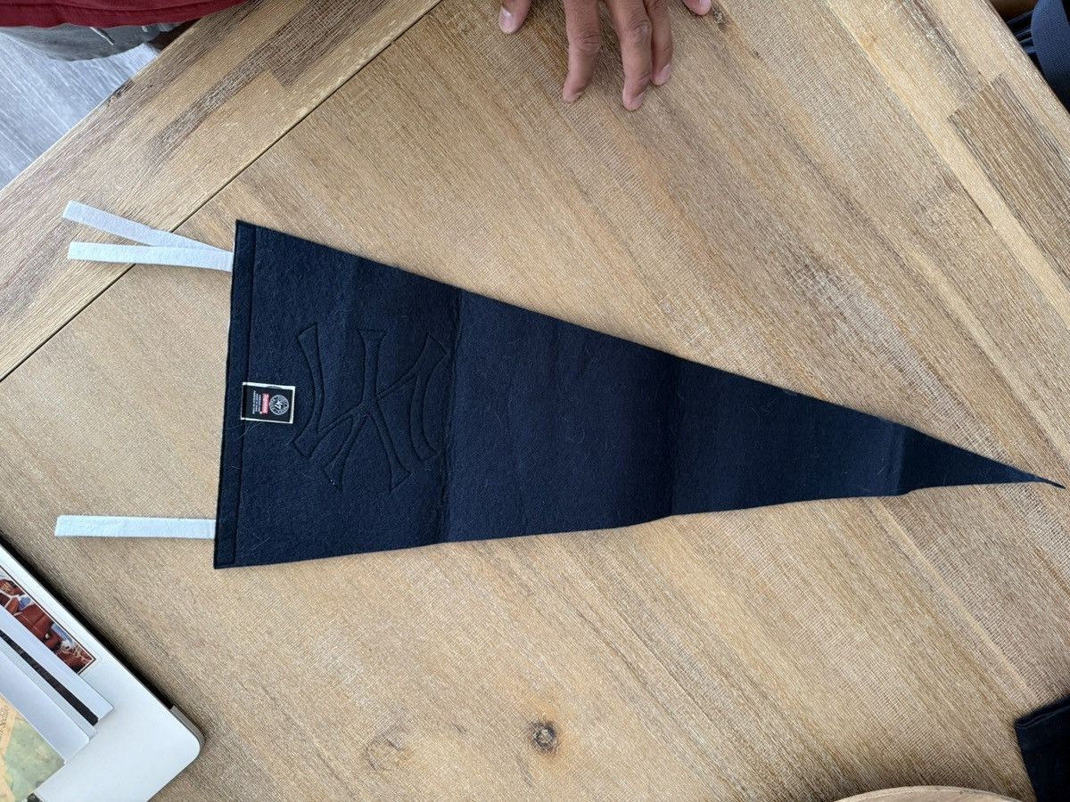 47 Brand × New York Yankees × Supreme Supreme NY Pennant 47 Brand Size ONE SIZE - 2 Thumbnail