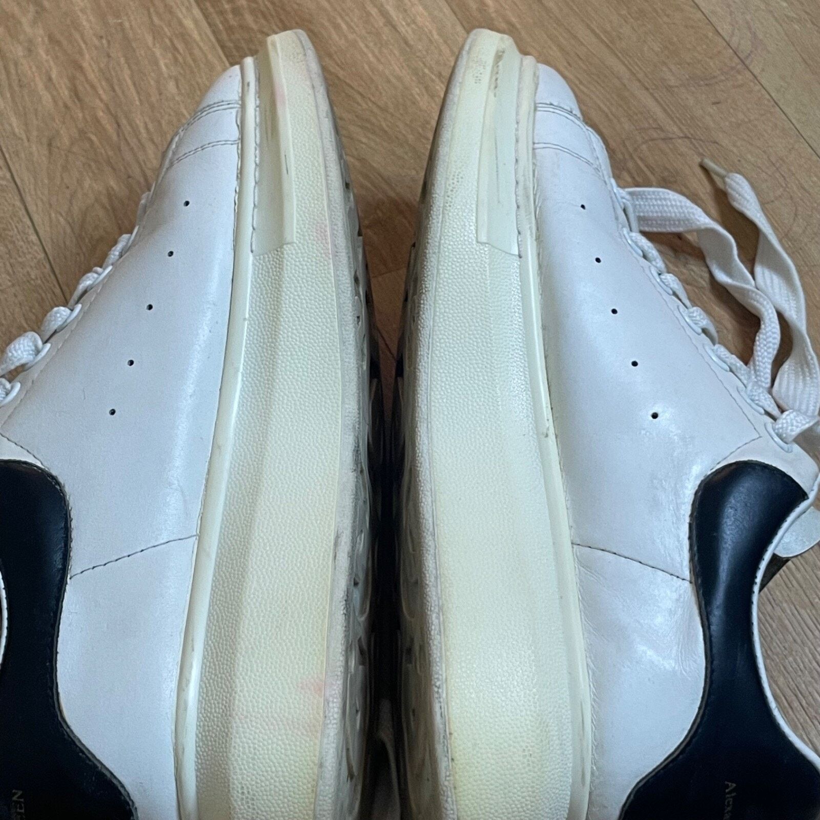 Alexander McQueen Alexander Mcqueen Oversized sneakers Leather LOW top White Size US 8 / EU 41 - 9 Thumbnail